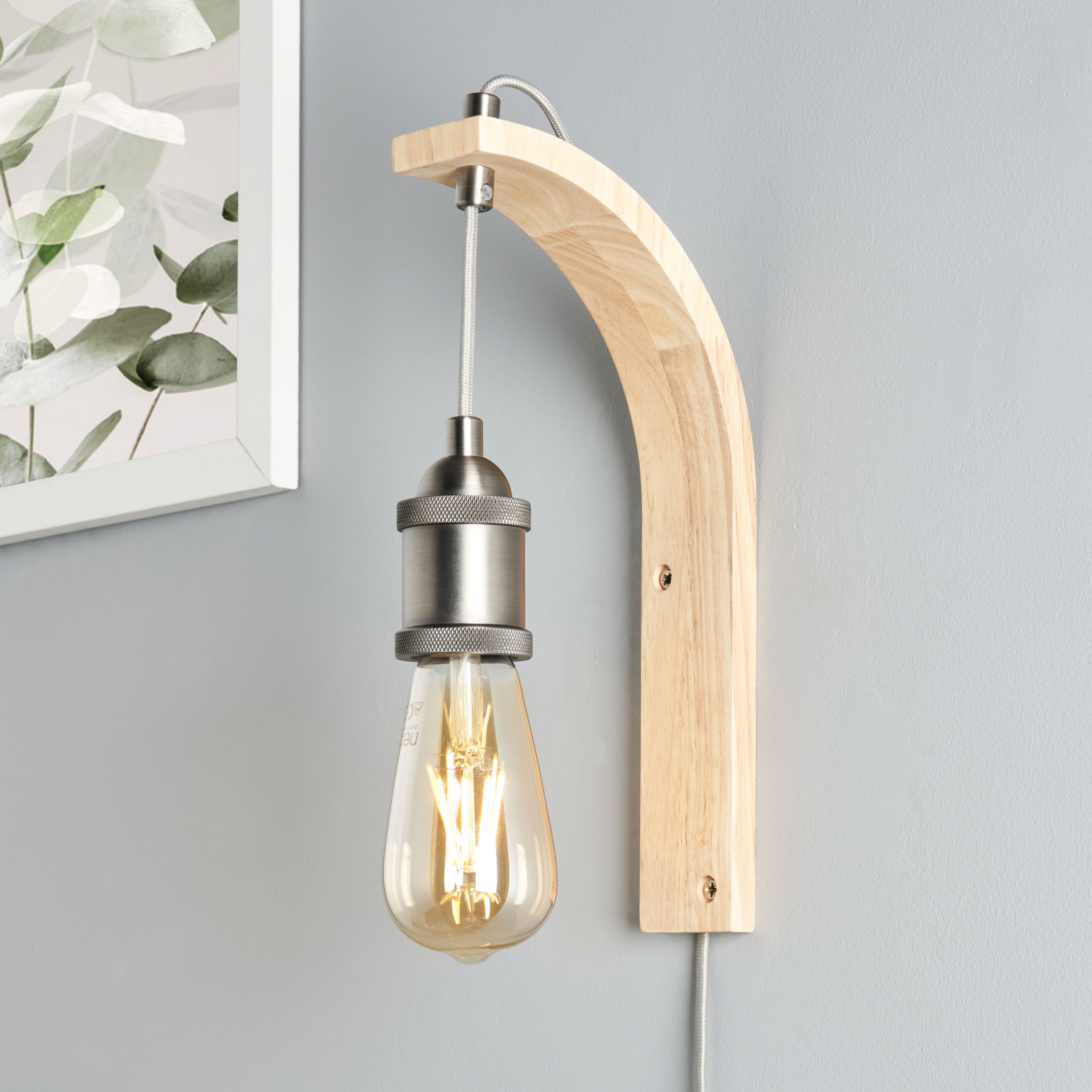 Mahn Wooden Bracket Wall Light