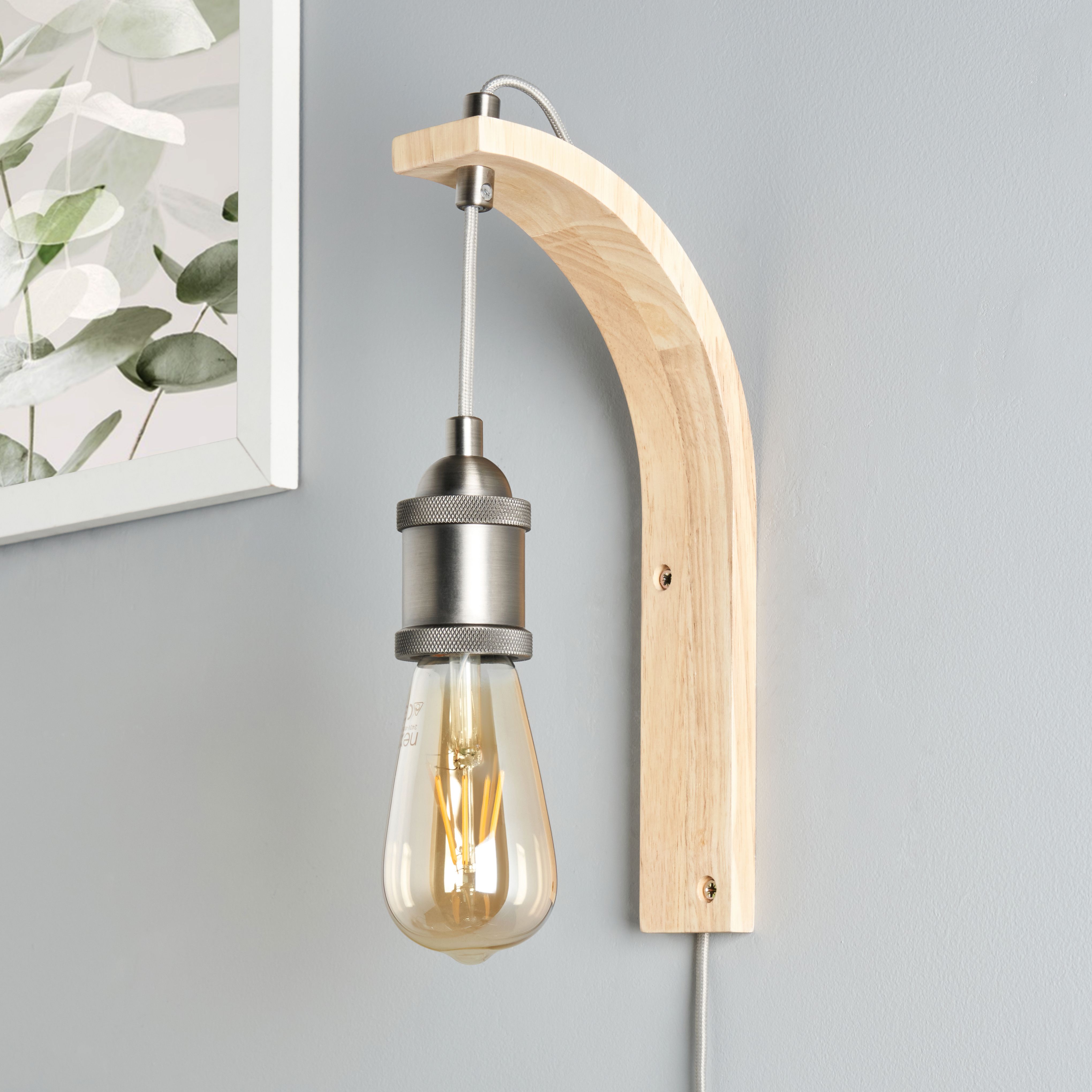 Mahn Wooden Bracket Wall Light