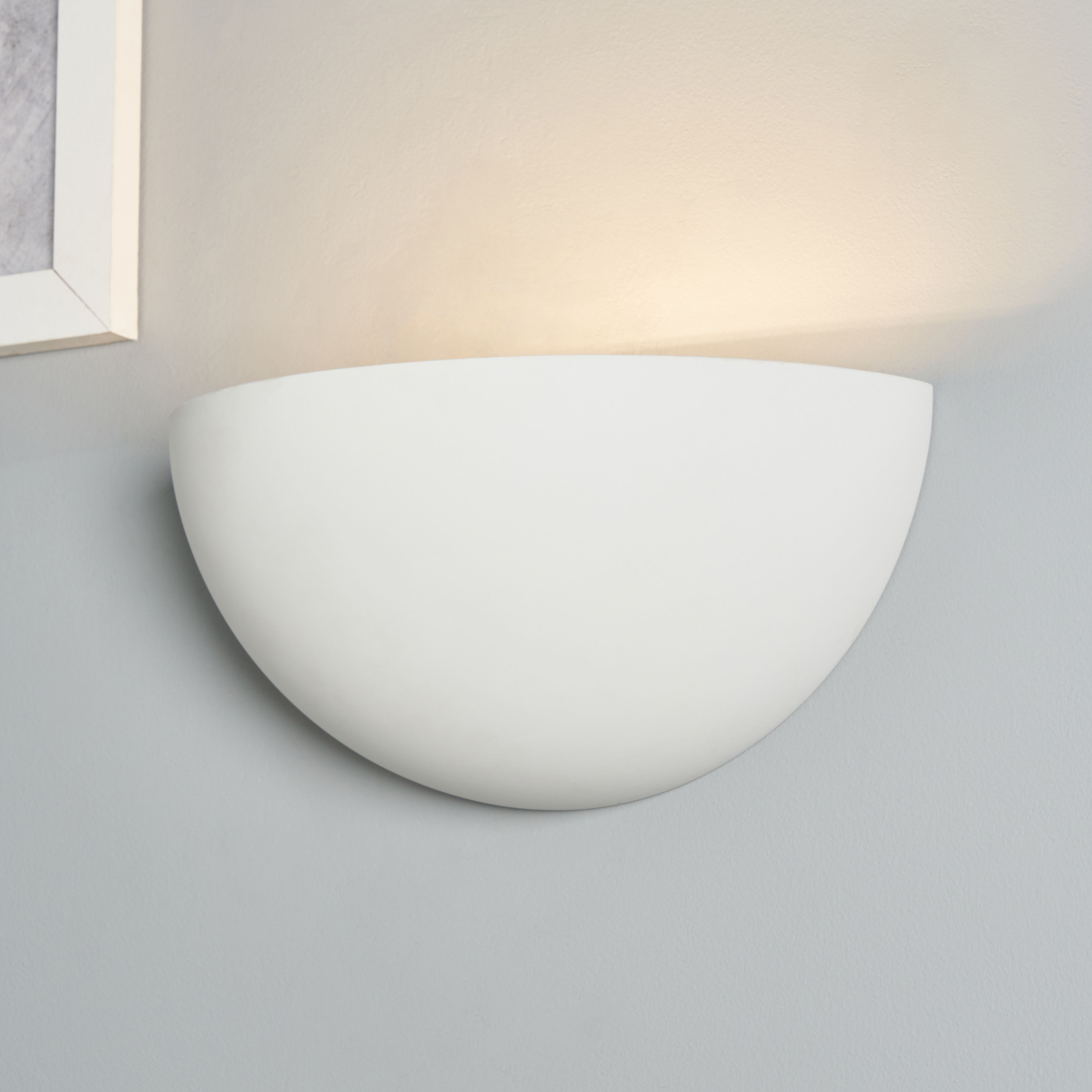 Ratera Half-Round Plaster Wall Light