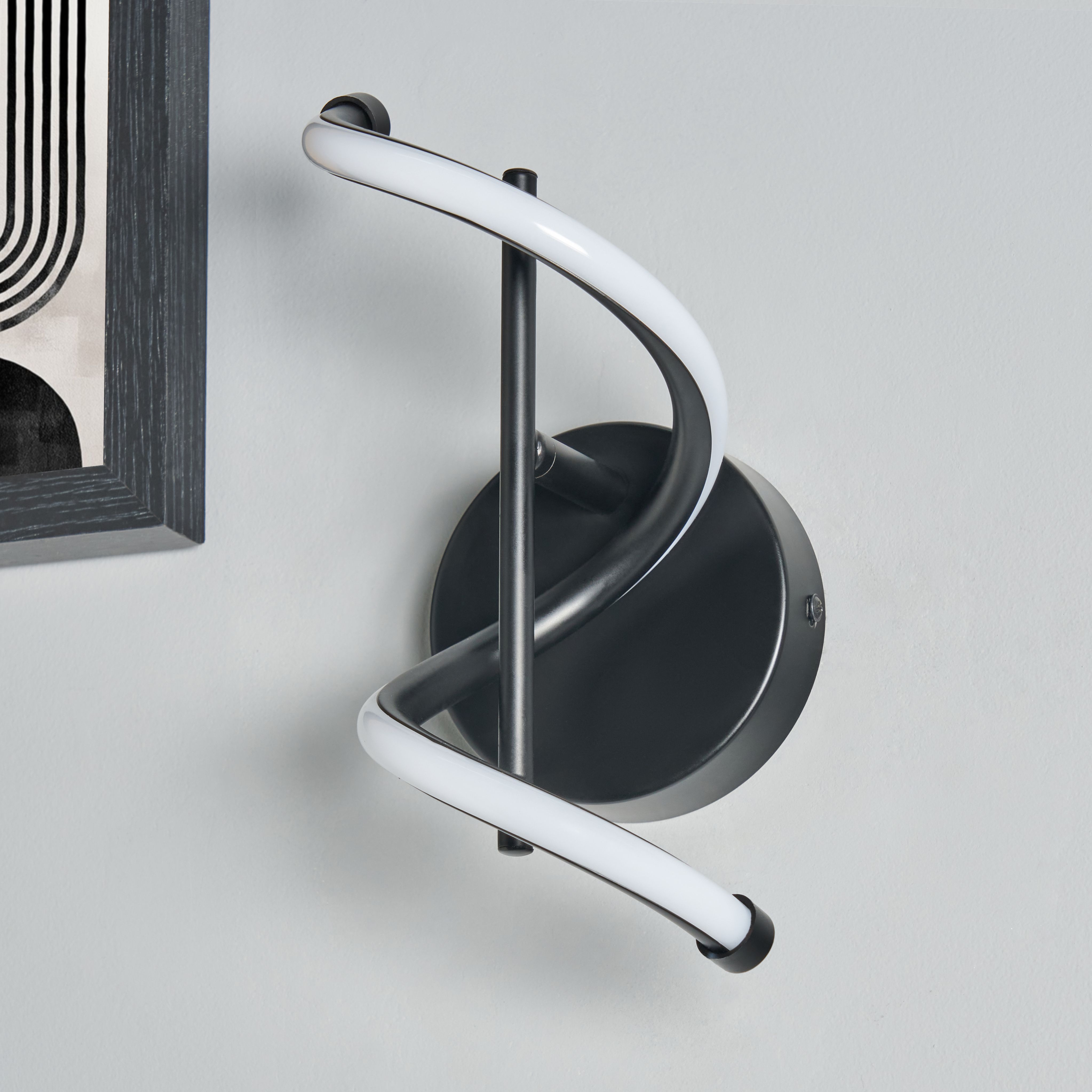 Nabria Leo LED Wall Lamp - Black