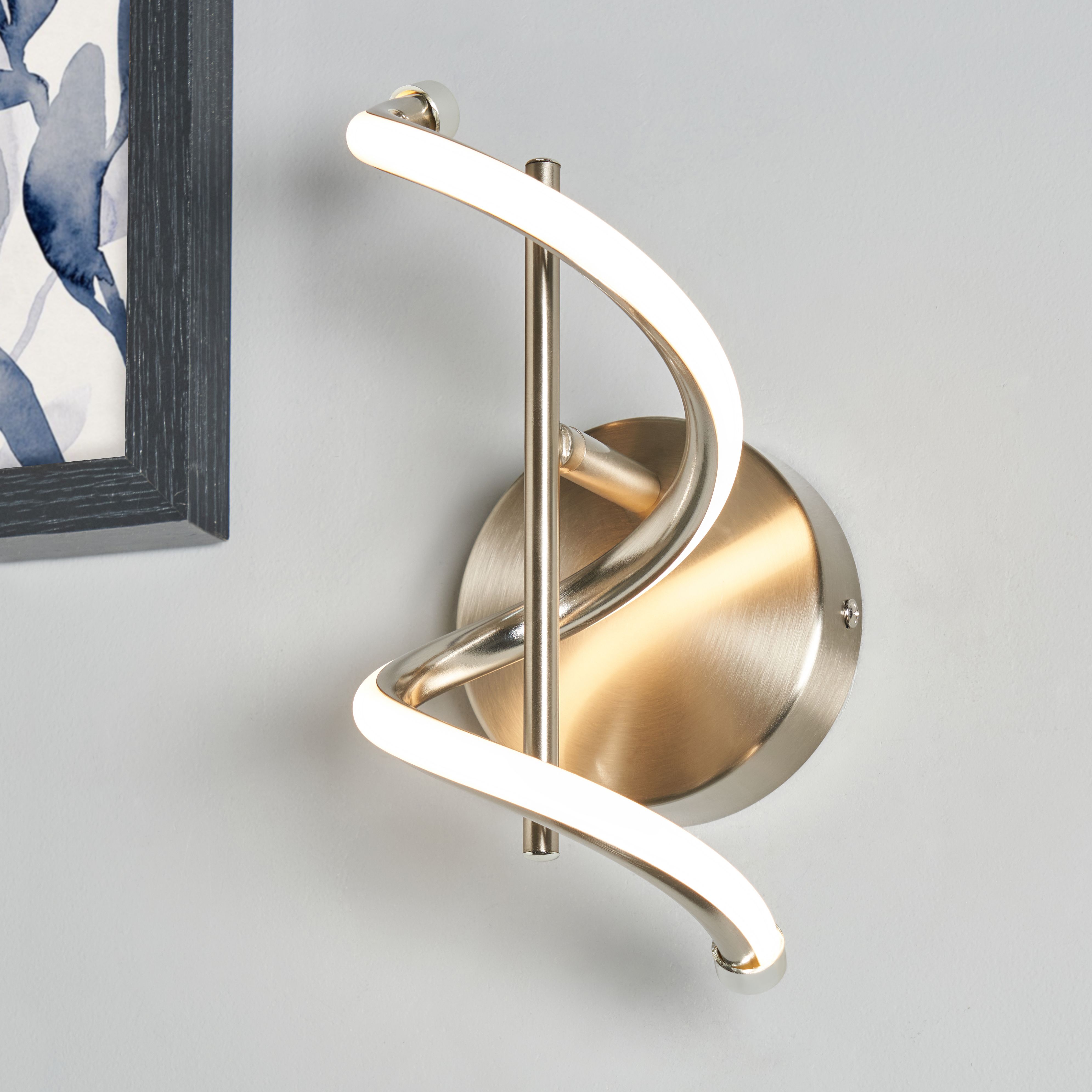 Nabria Leo LED Wall Lamp - Satin Nickel