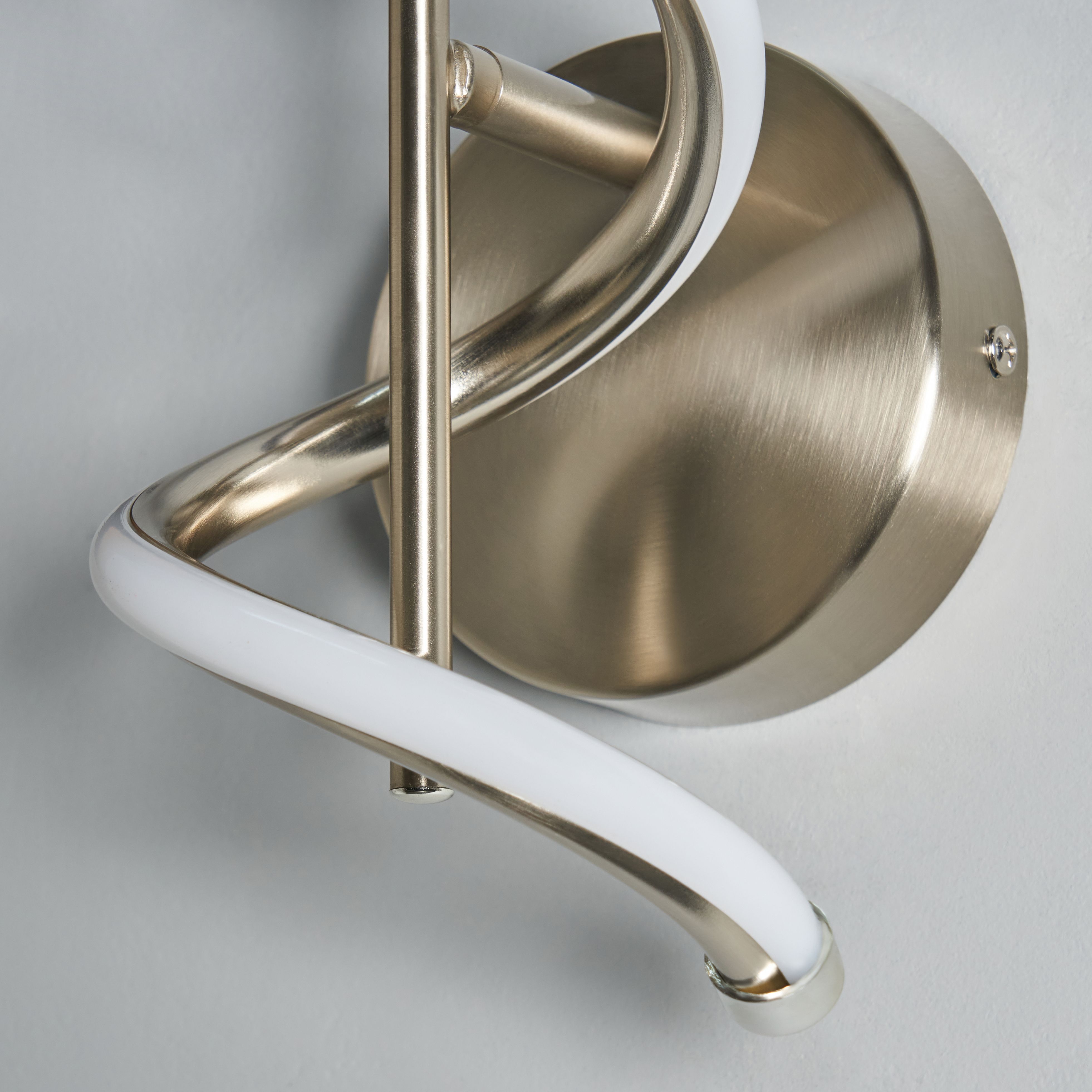 Nabria Leo LED Wall Lamp - Satin Nickel