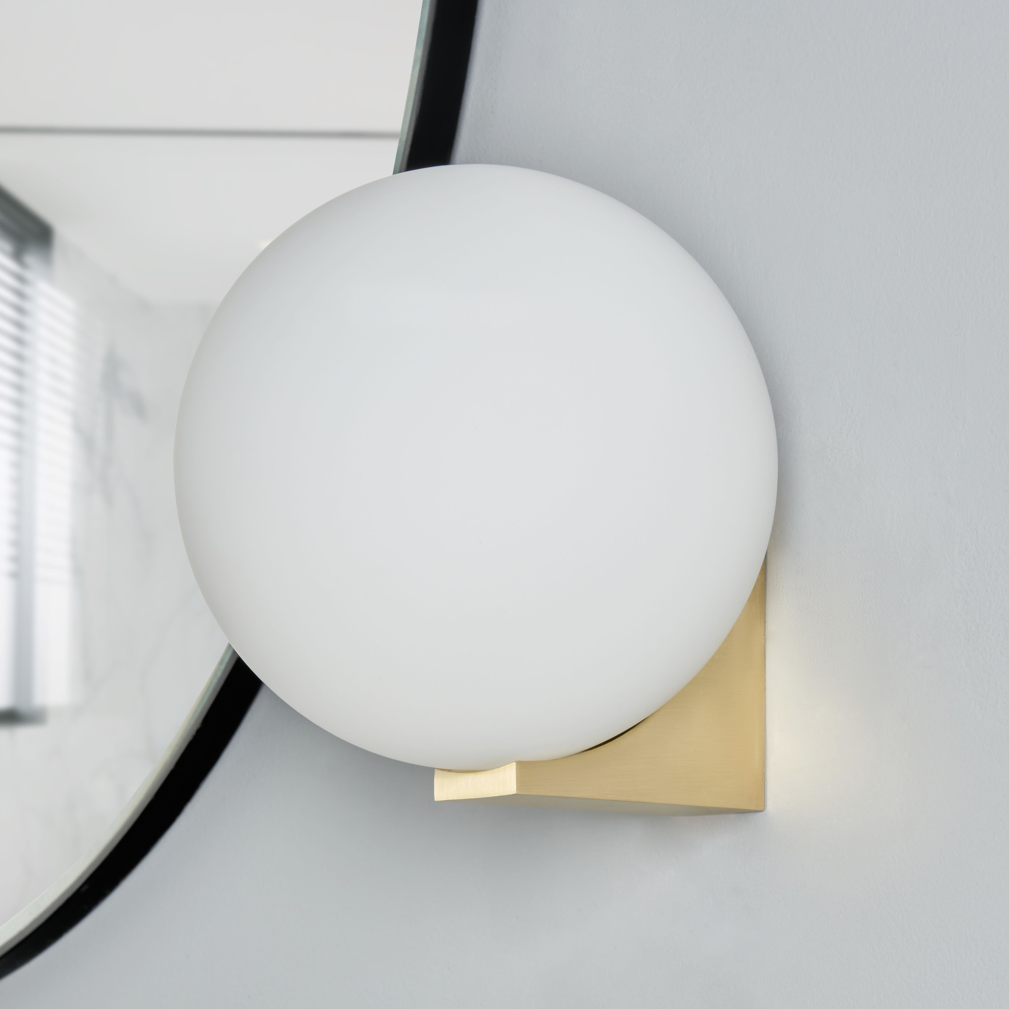 Ciano IP44 Bathroom Wall Light - Satin Brass