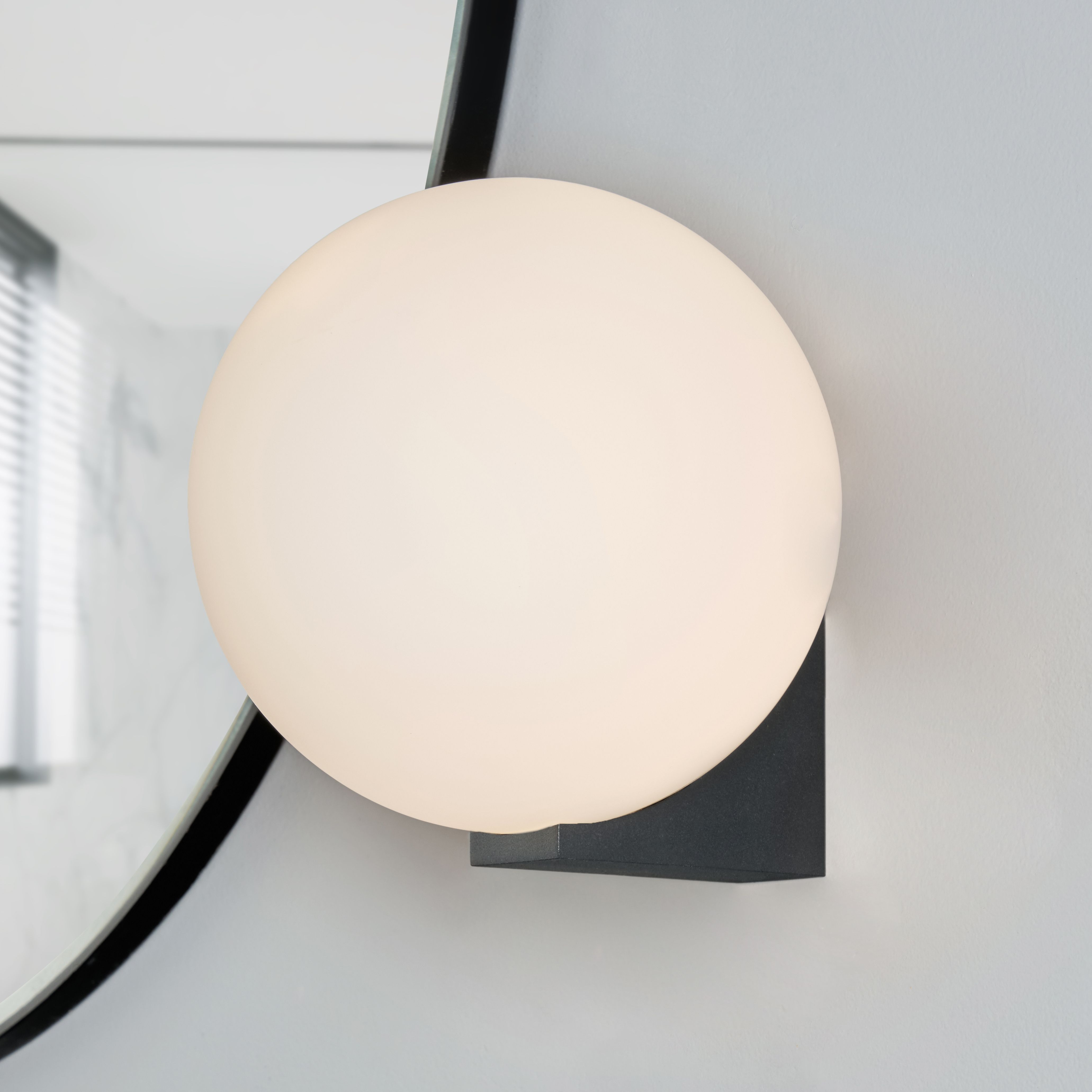 Ciano IP44 Bathroom Wall Light - Black
