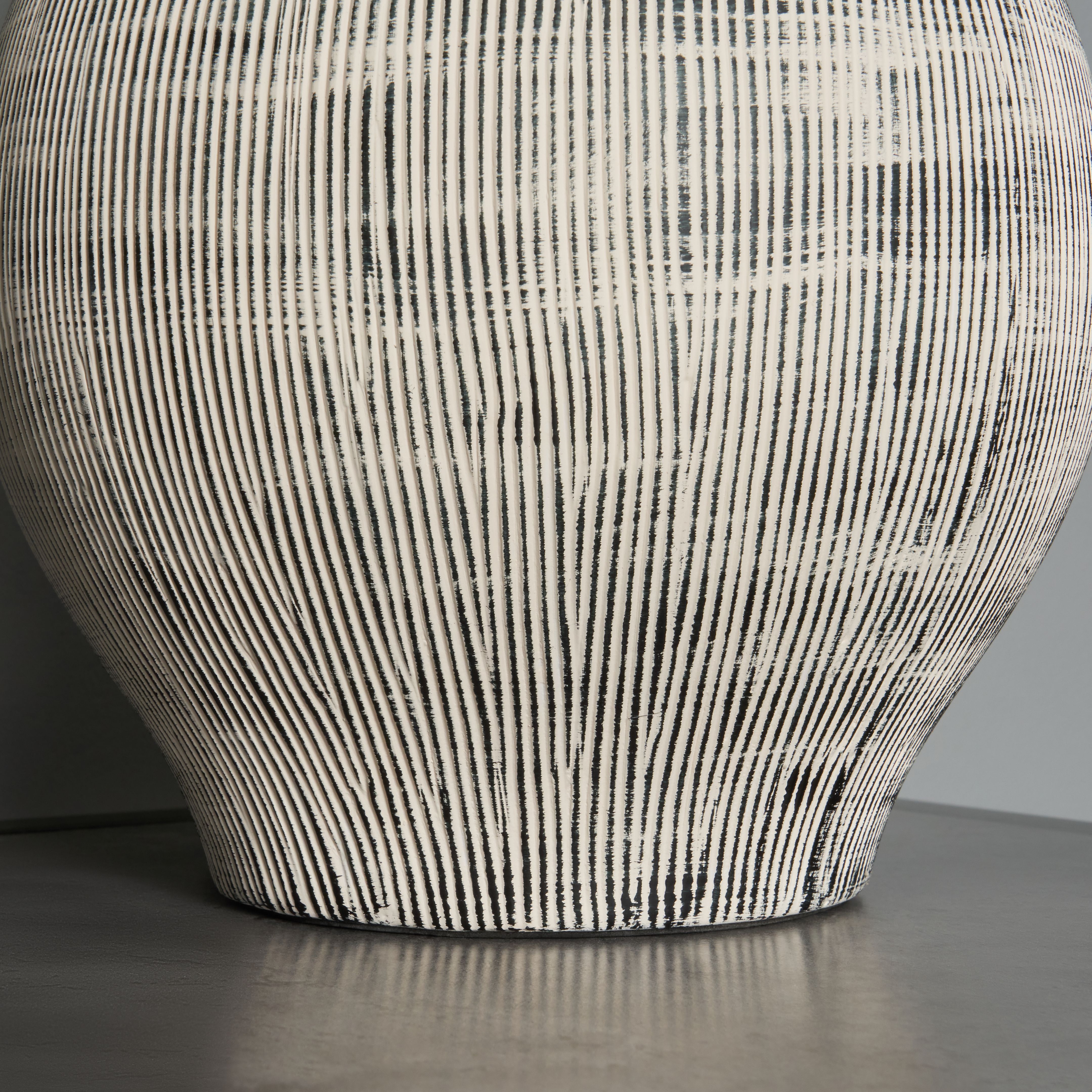 Tenno Scratched Cermaic Table Lamp