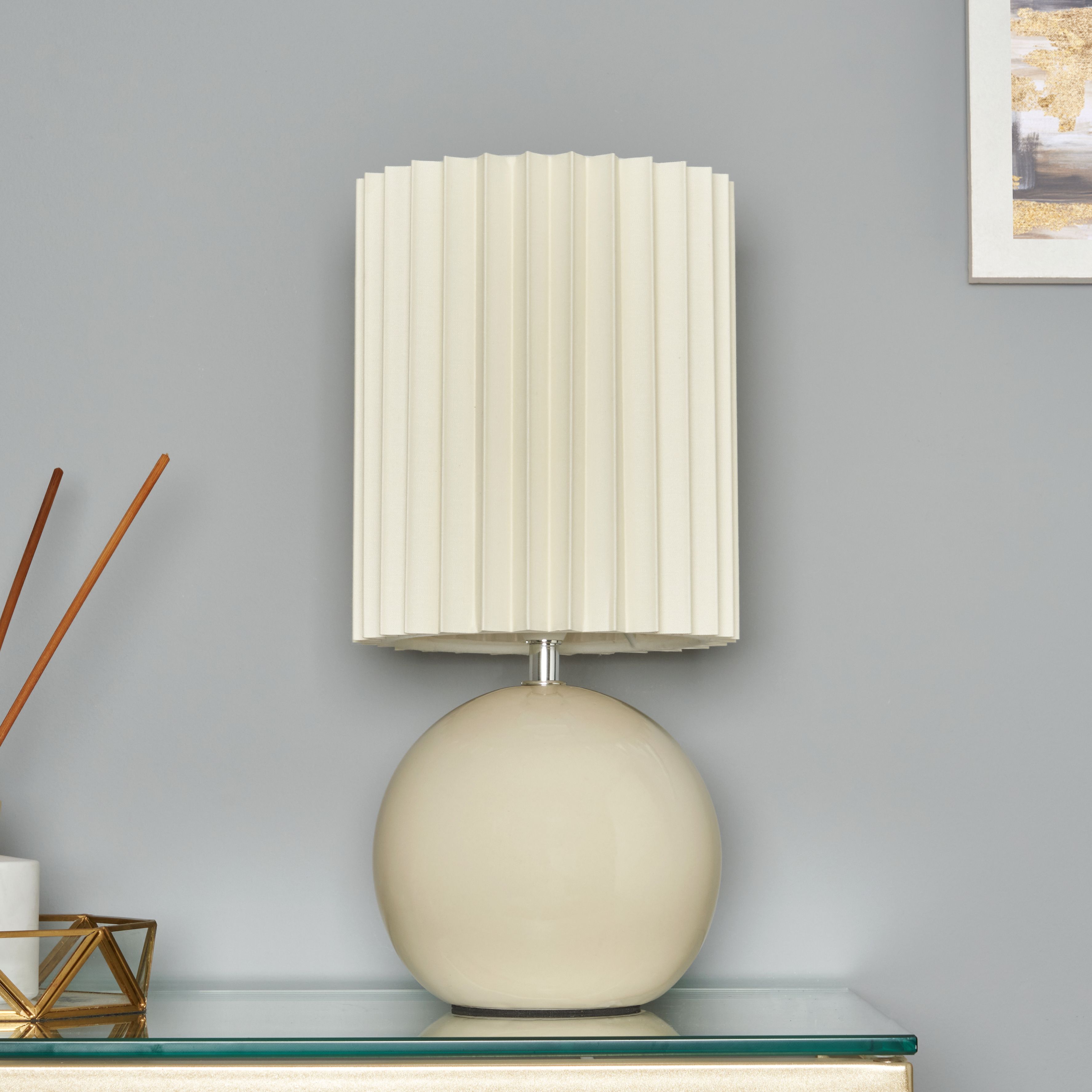 Lagoa Knife Pleat Table Lamp