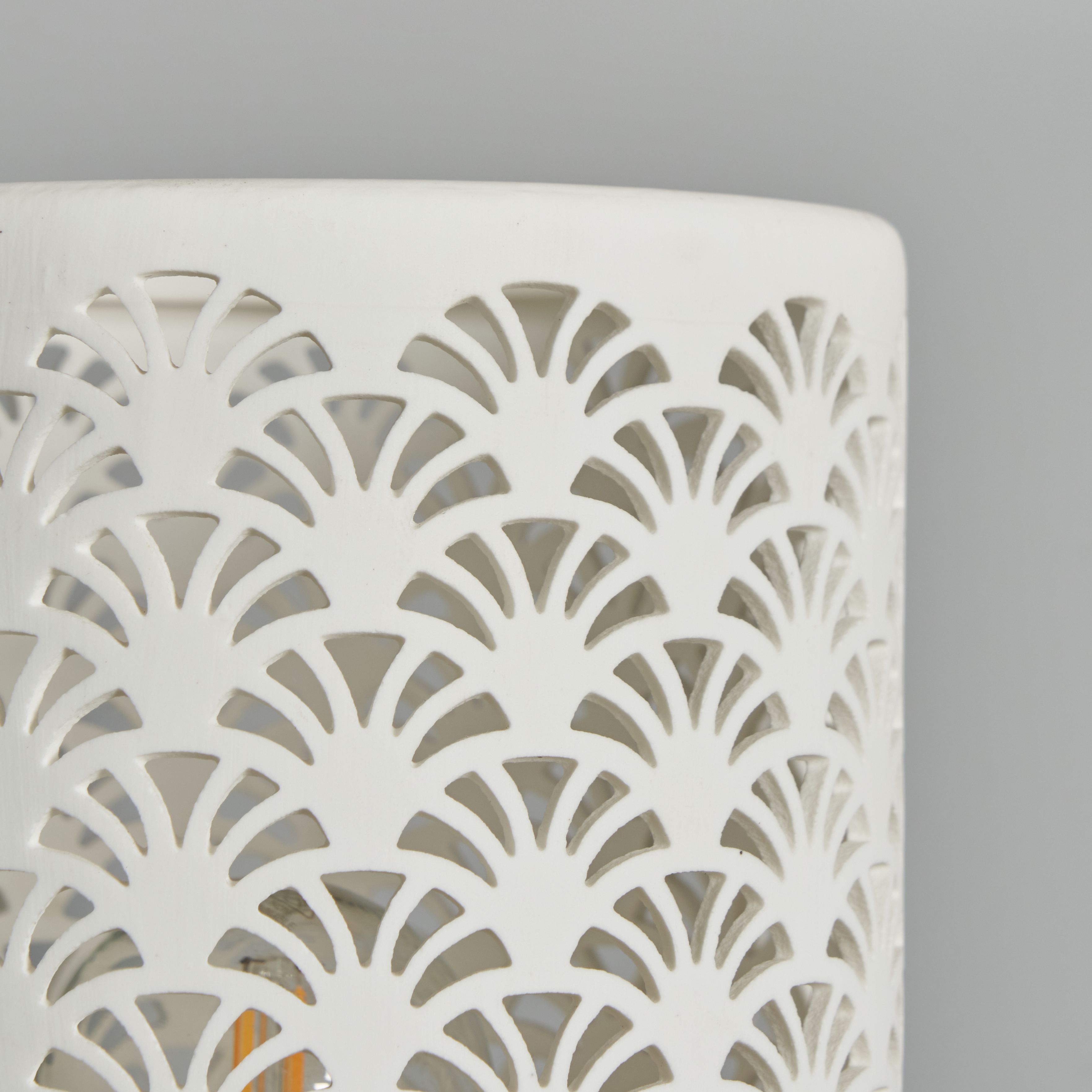 Javesi Pierced Porcelain Table Lamp