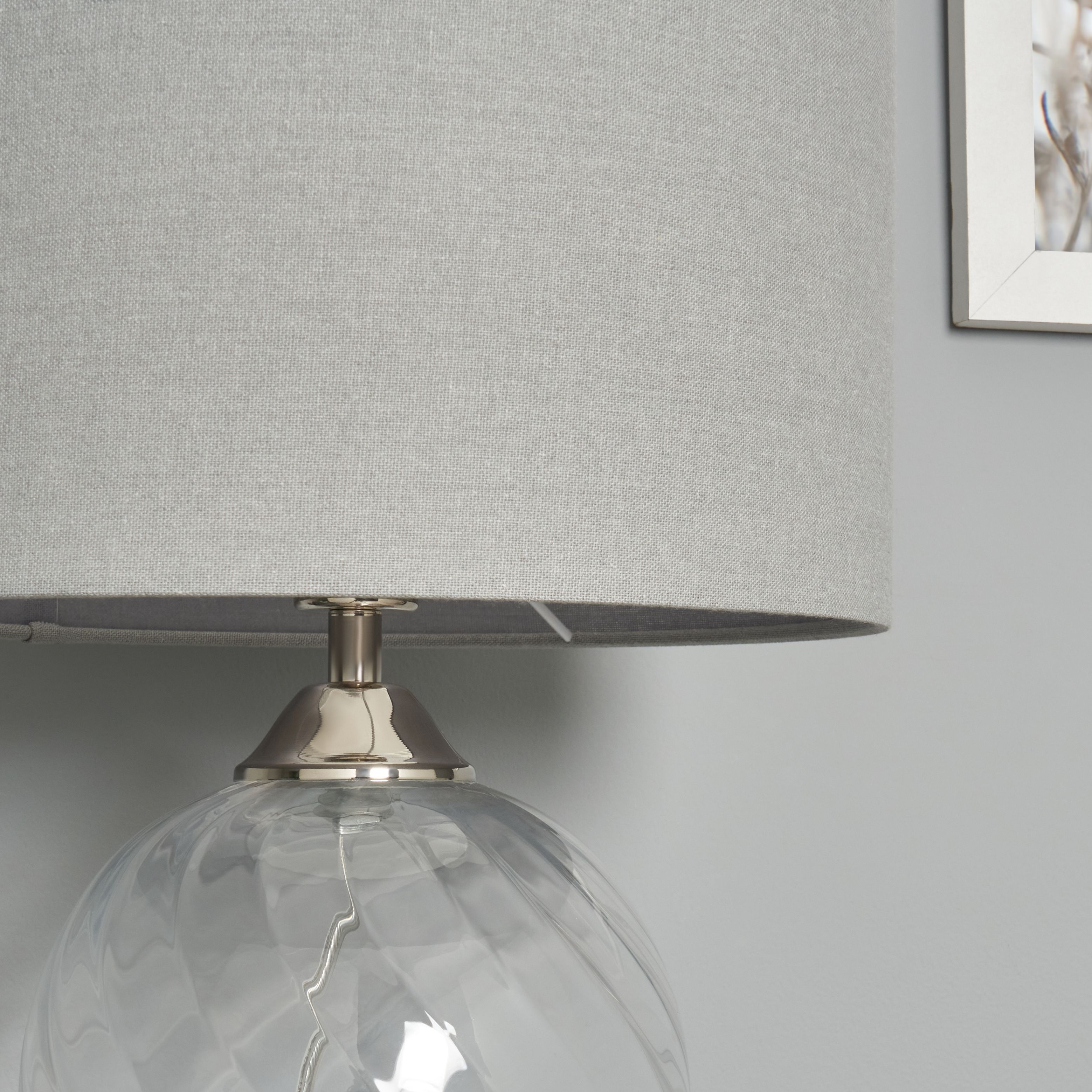 Sasso Swirl Ribbed Glass Base Table Lamp