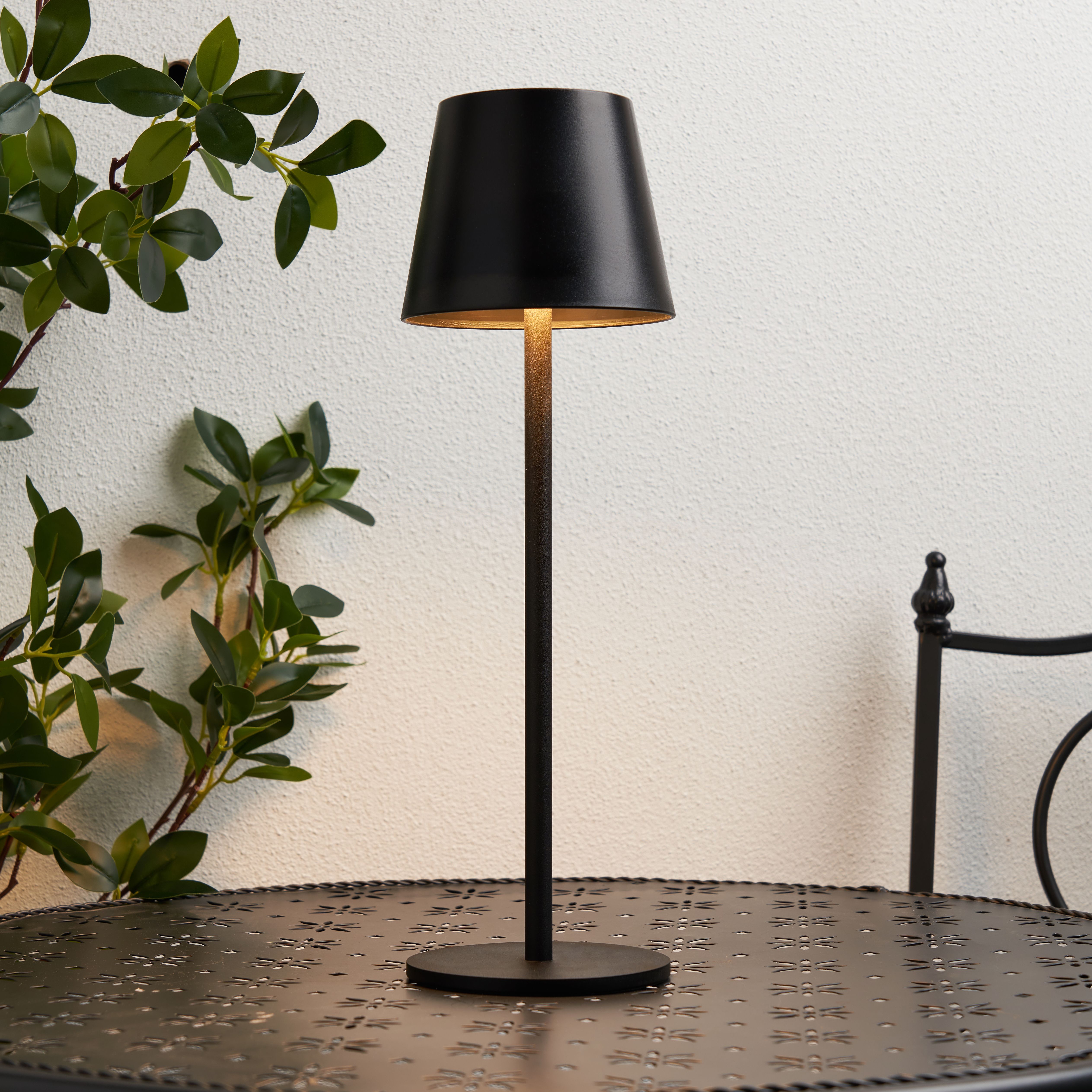 Benac Ip44 Rechargeable Led Table Lamp Black