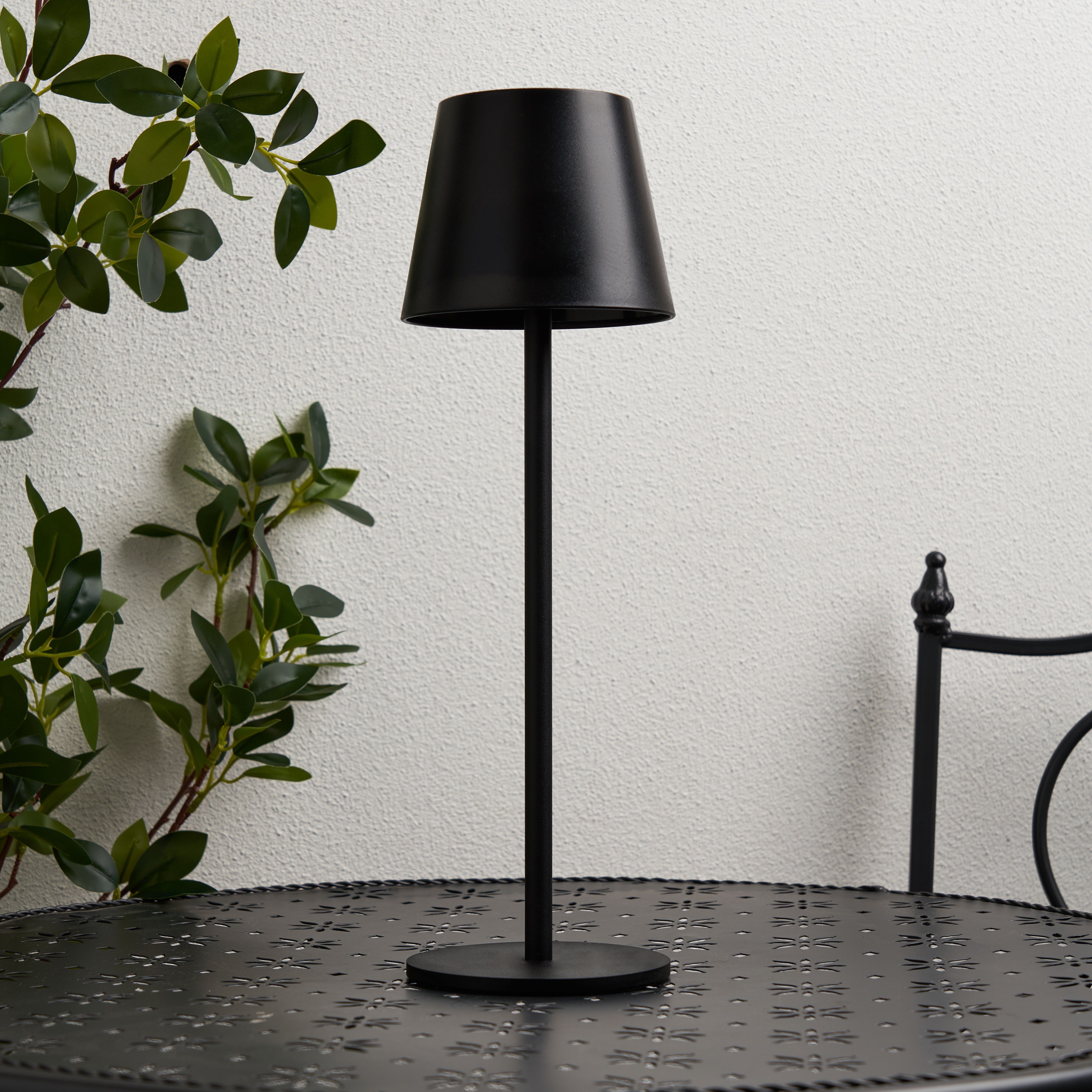 Benac Ip44 Rechargeable Led Table Lamp Black