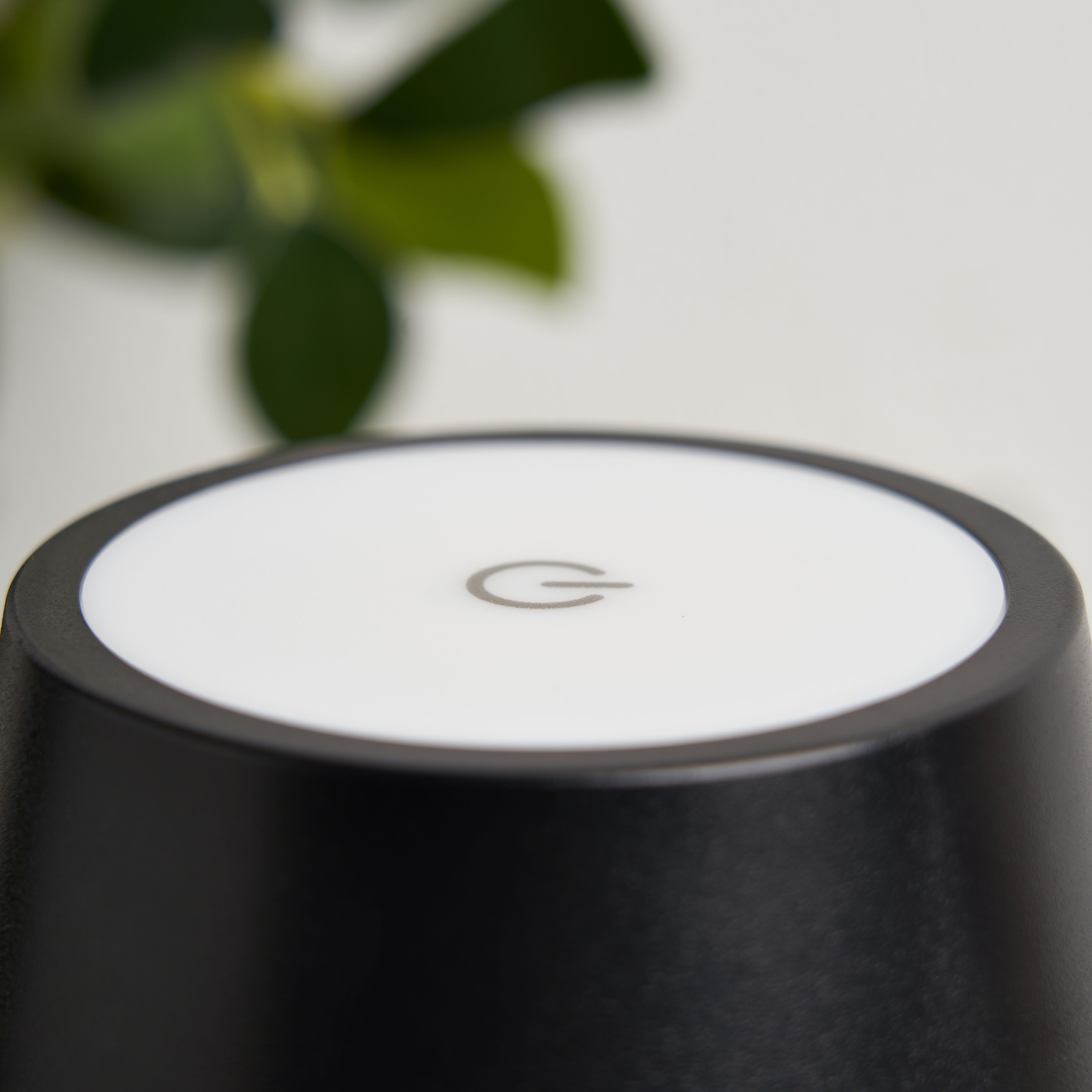 Benac Ip44 Rechargeable Led Table Lamp Black