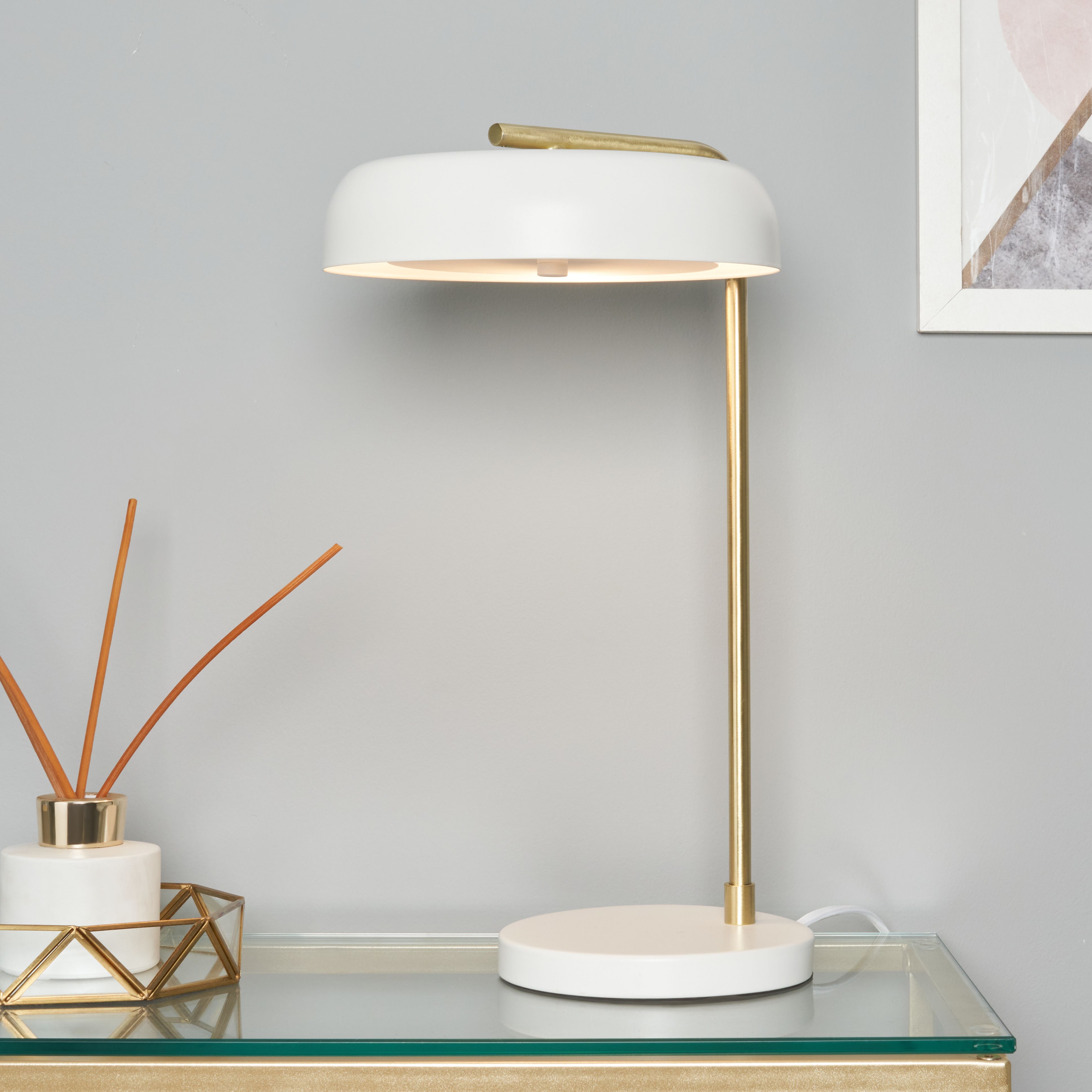 Elanga Desk Lamp White
