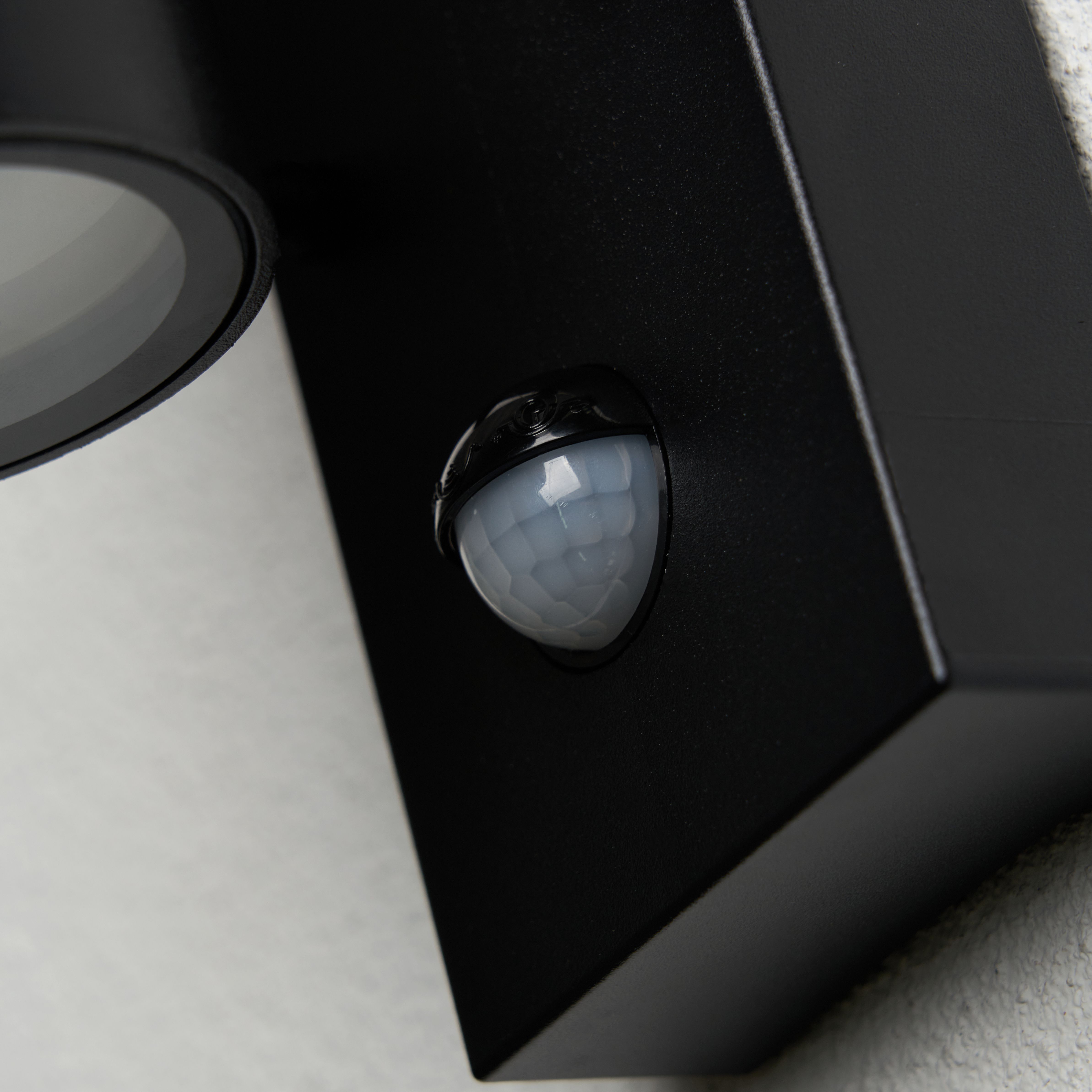 Leto Carbon Fibre Up/Down Wl With Pir Gu10 Black