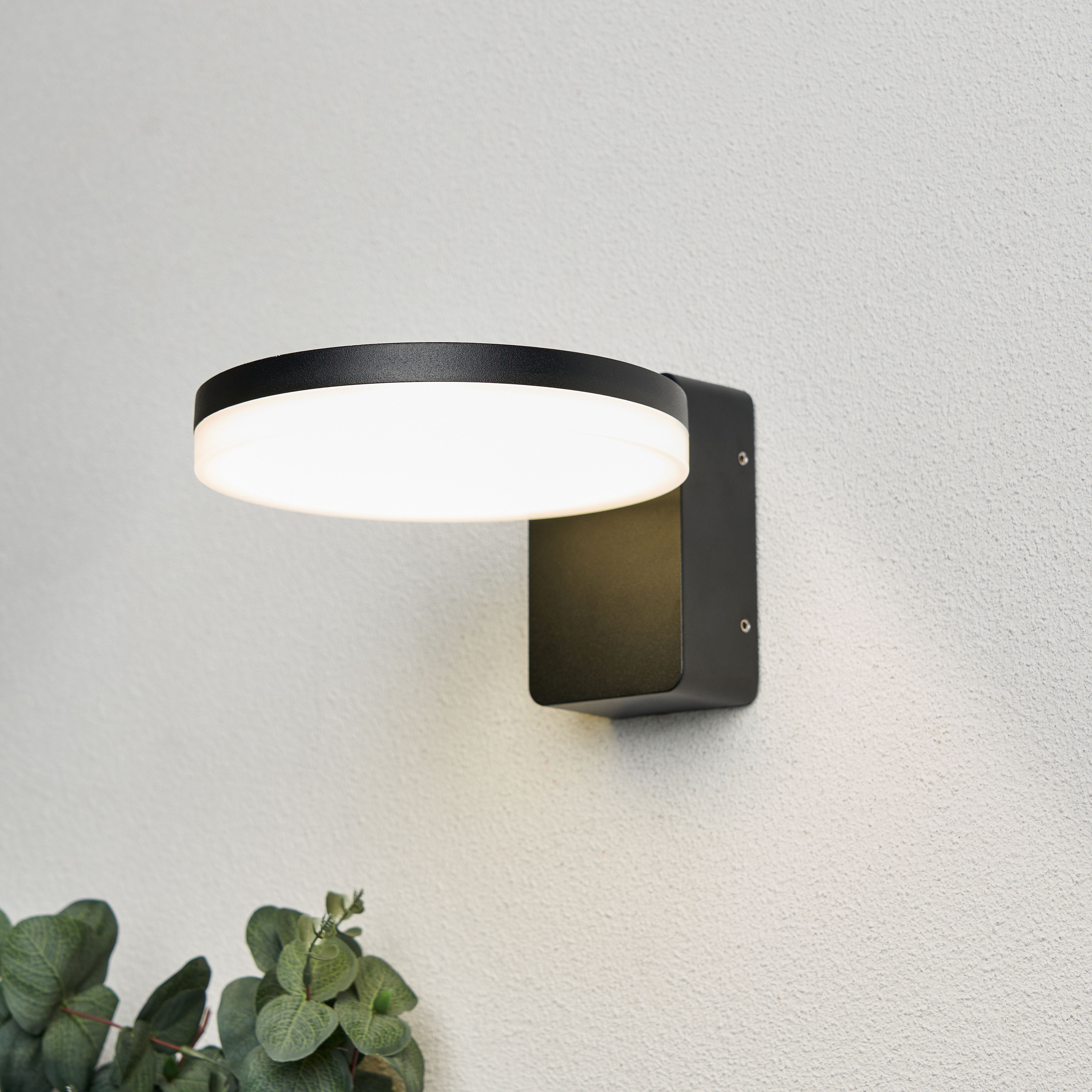 Vallo Outdoor Wall Lamp