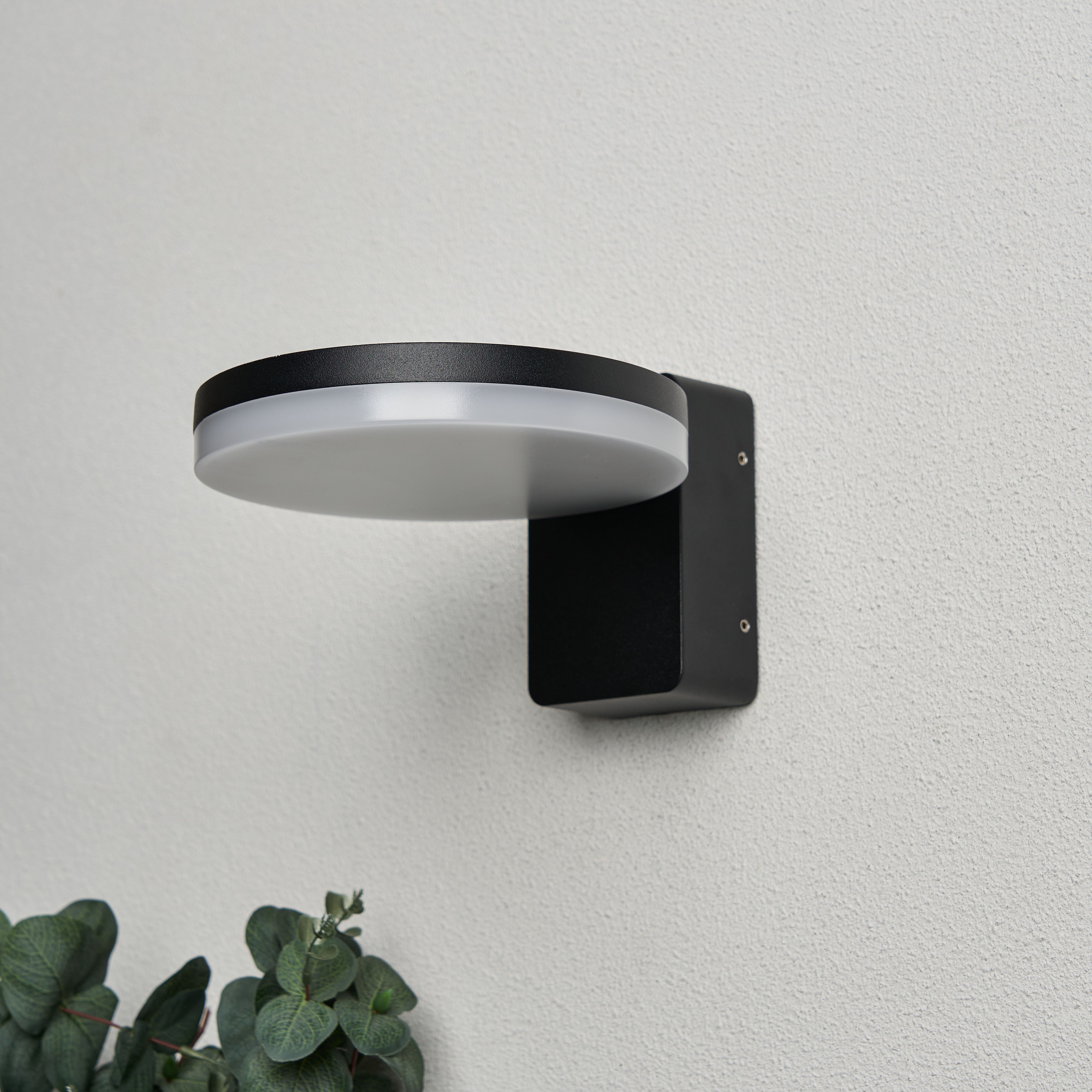 Vallo Outdoor Wall Lamp
