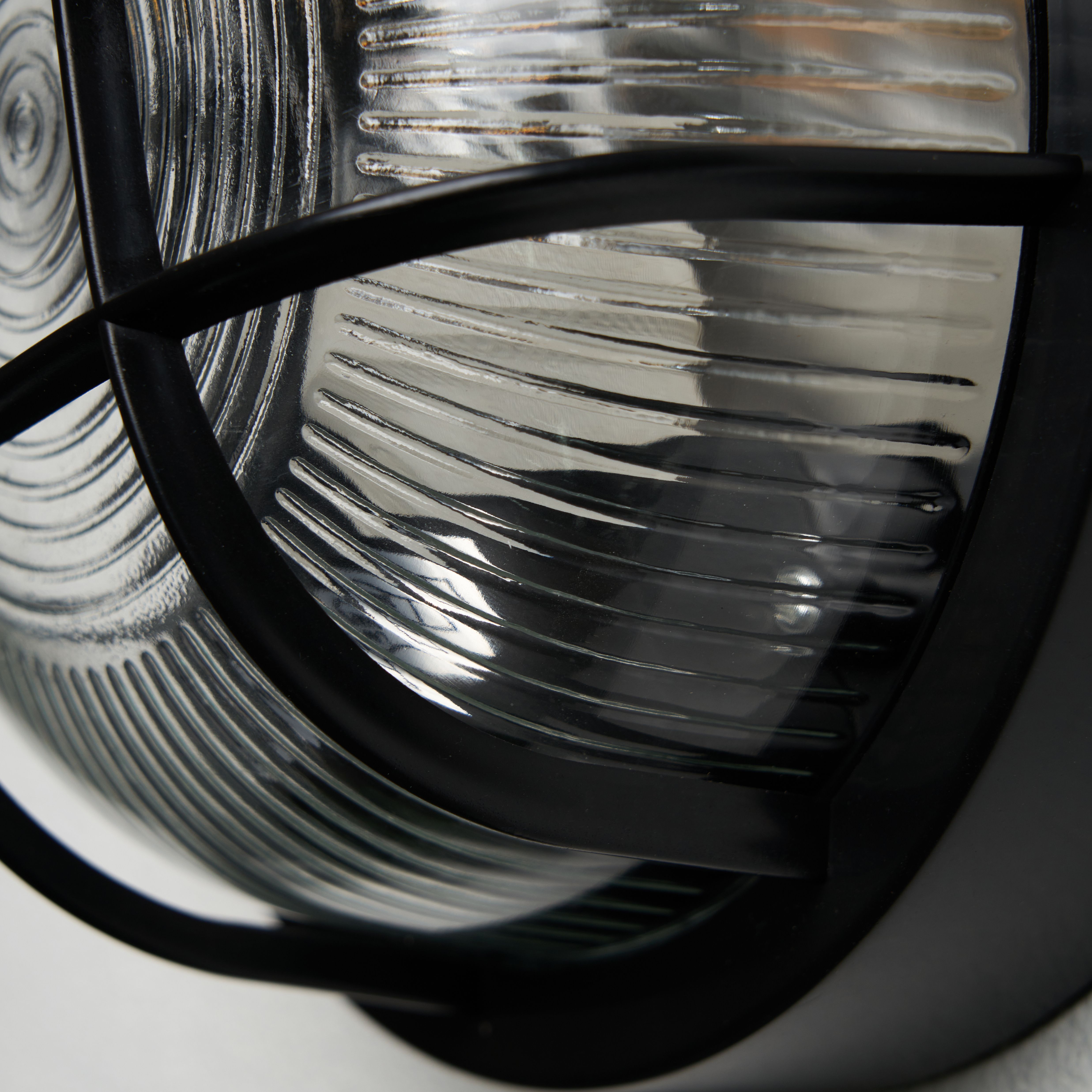 Potet Round Bulk Head Black