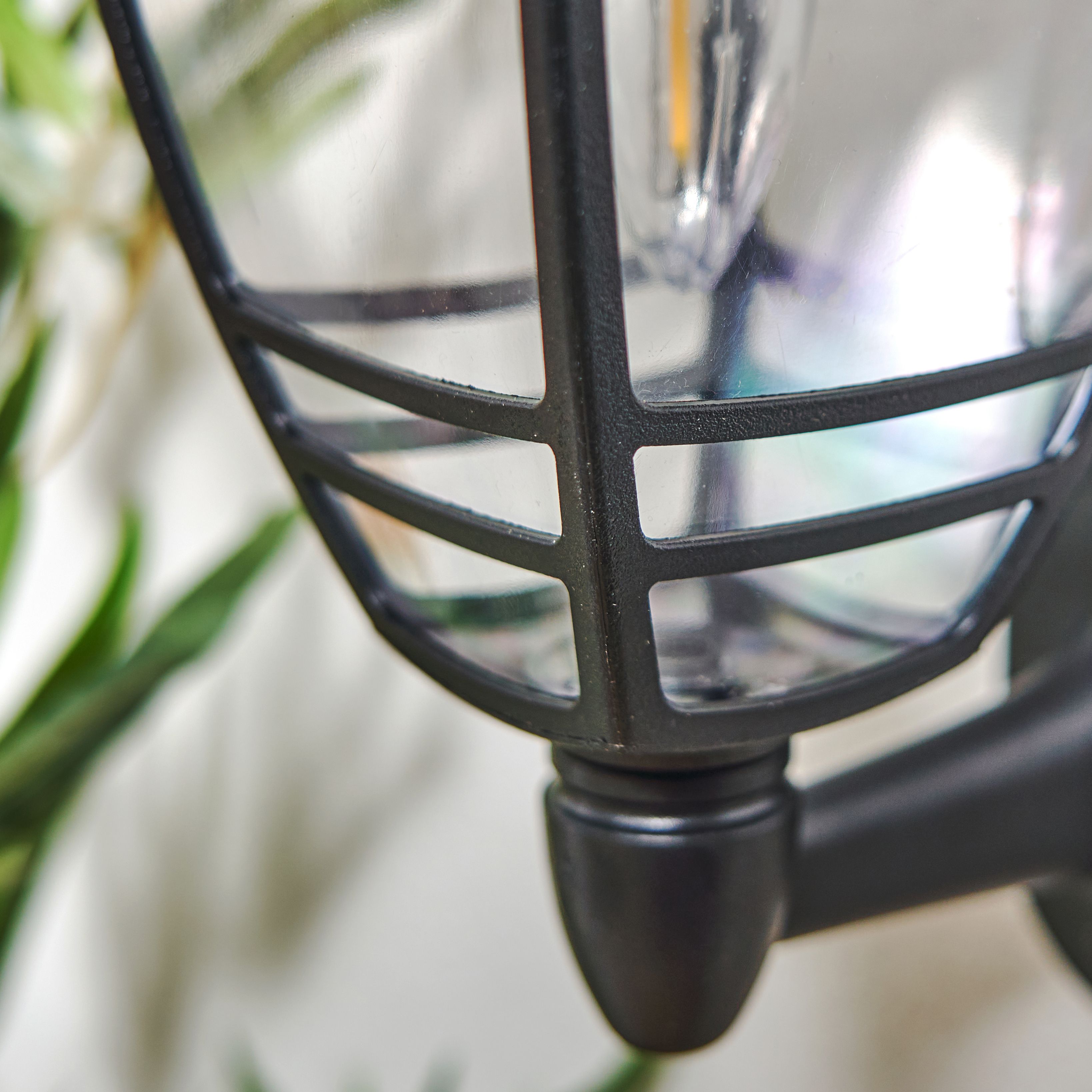 Matese Solar LED Wall Light