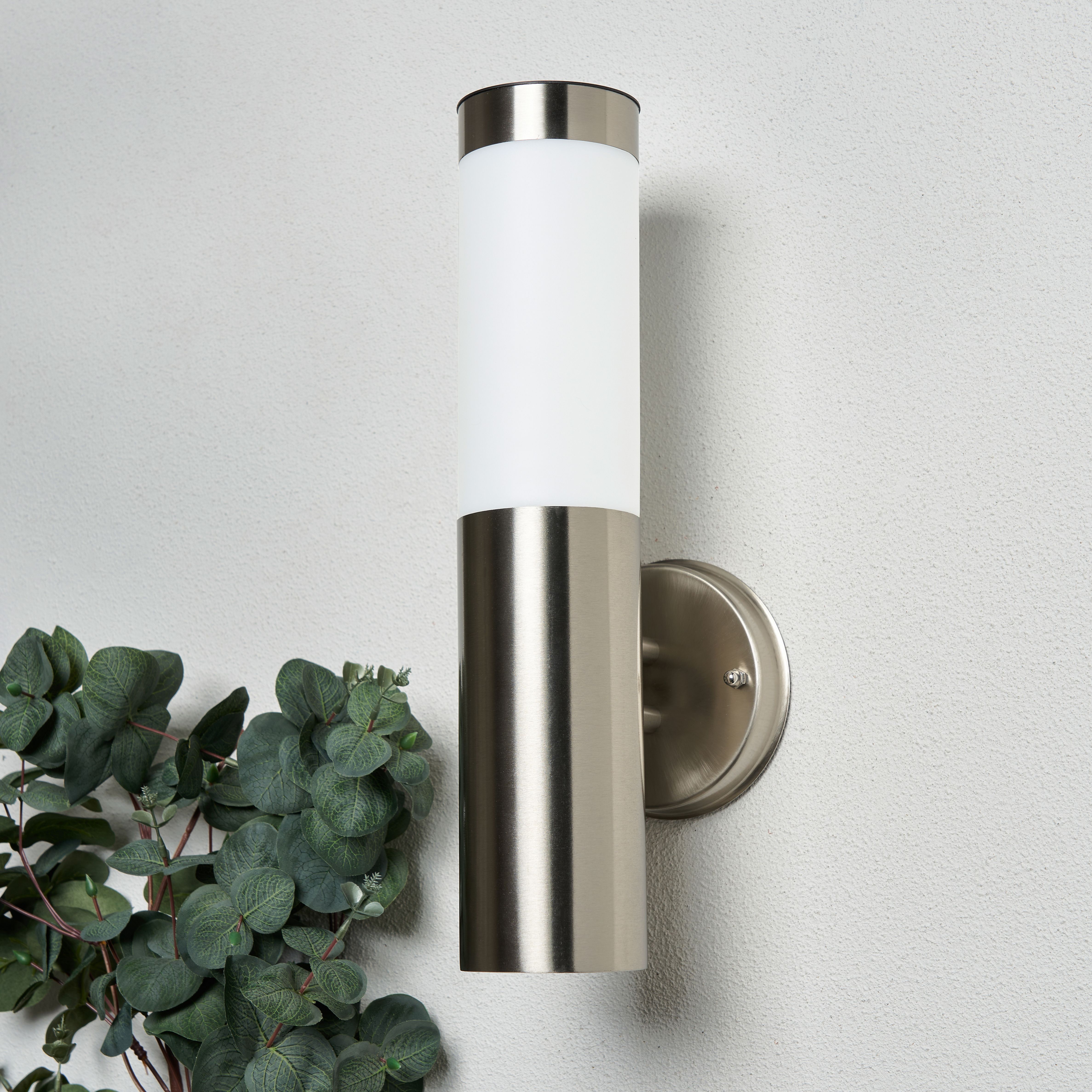 Siola Solar LED Wall Light