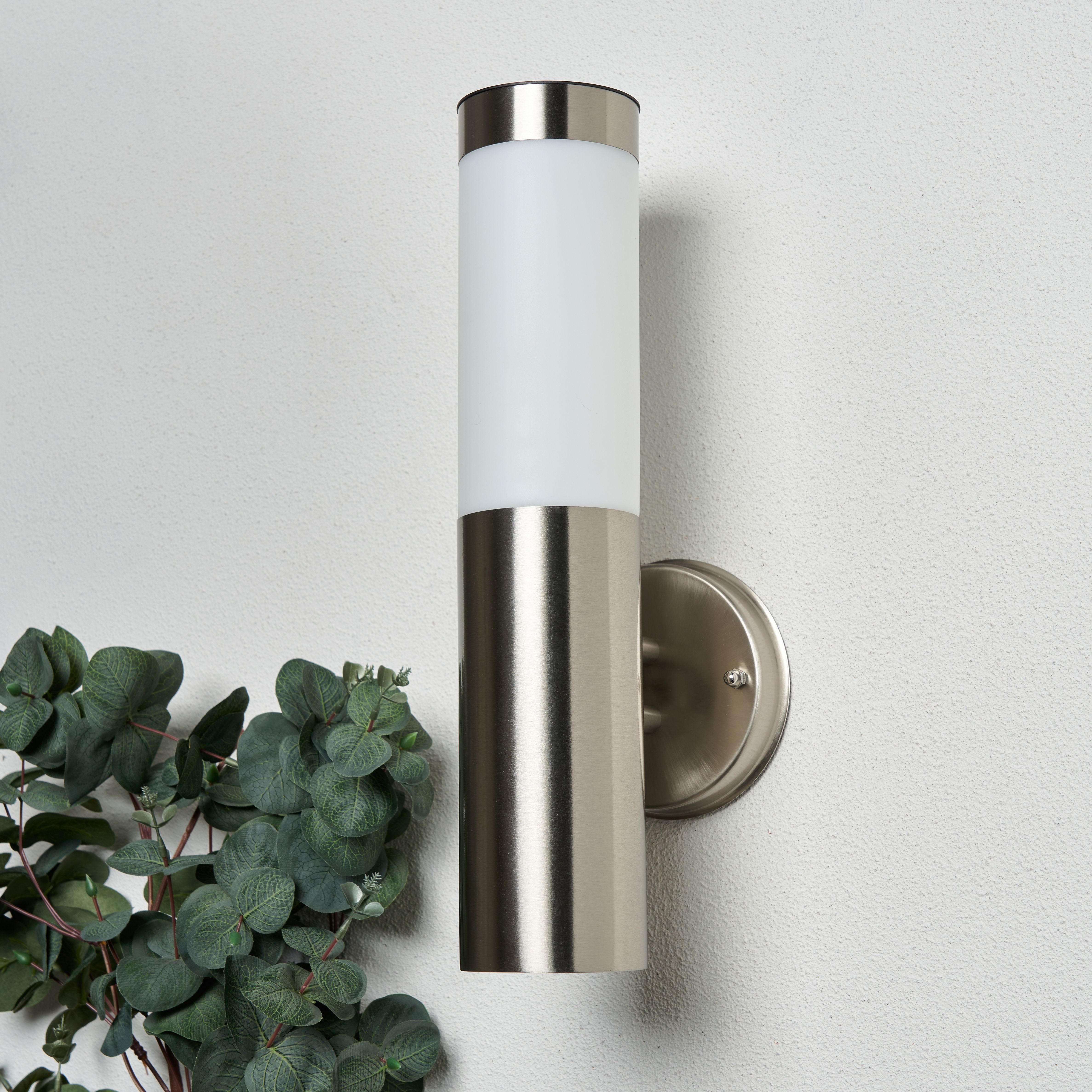 Siola Solar LED Wall Light