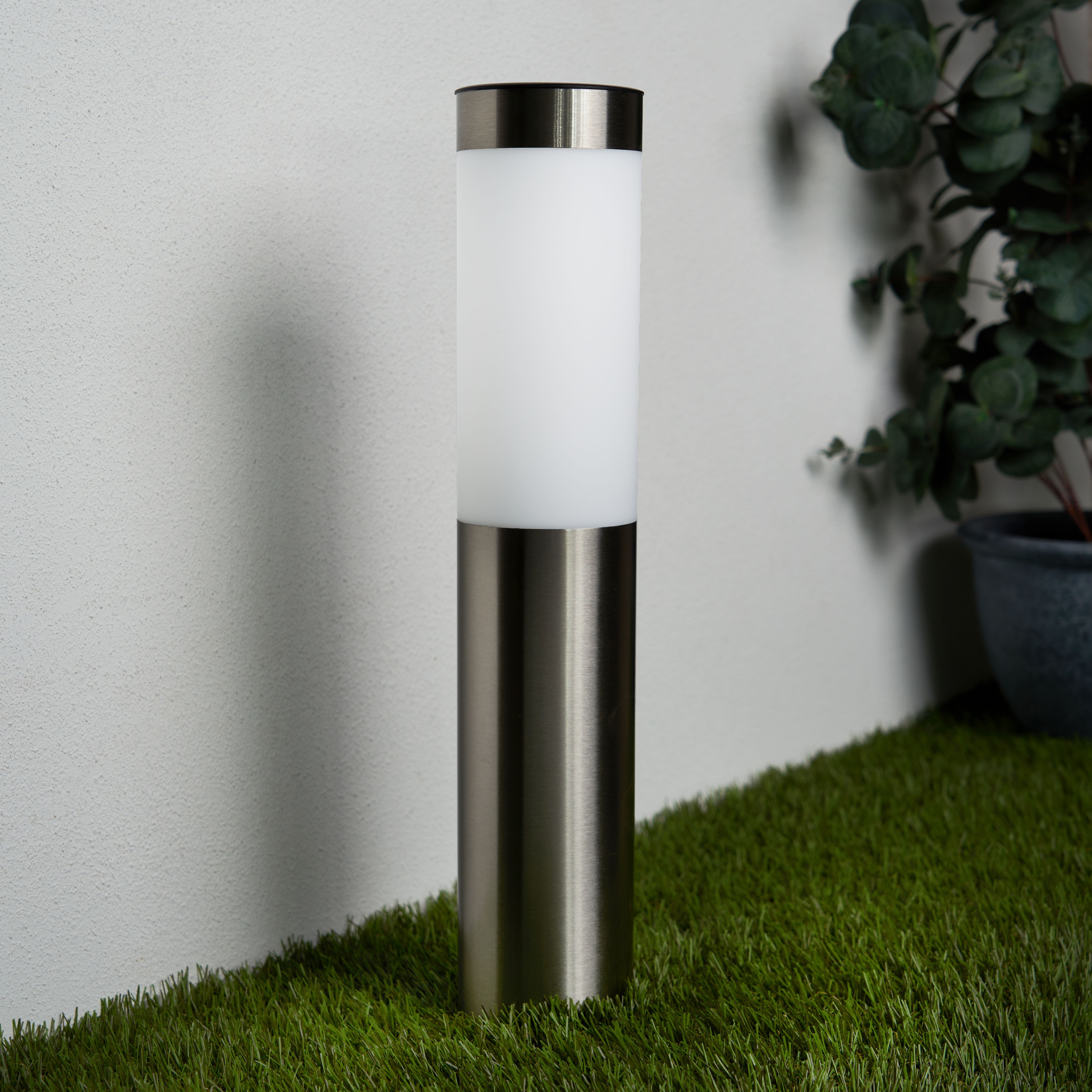 Siola Solar LED Spike Light