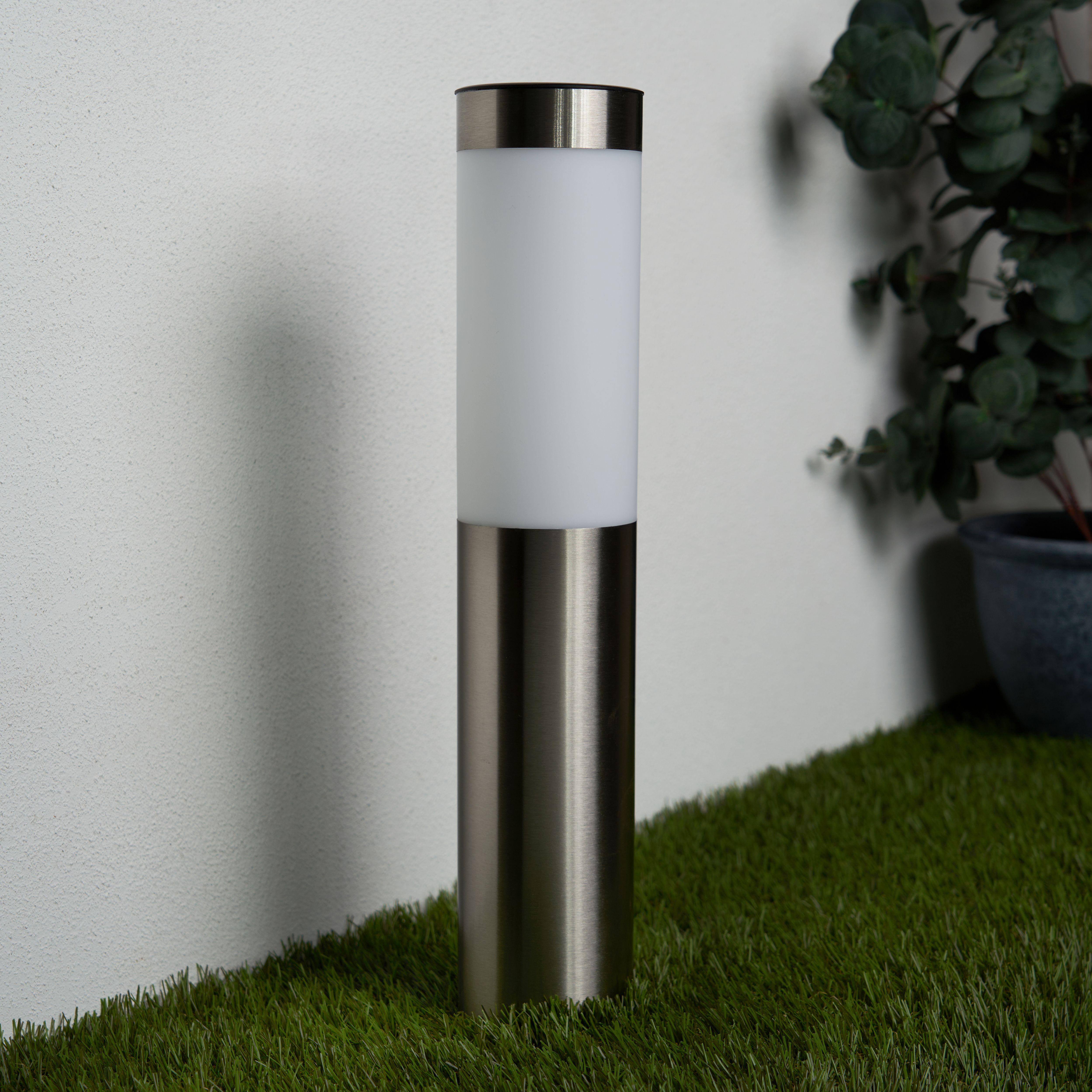 Siola Solar LED Spike Light