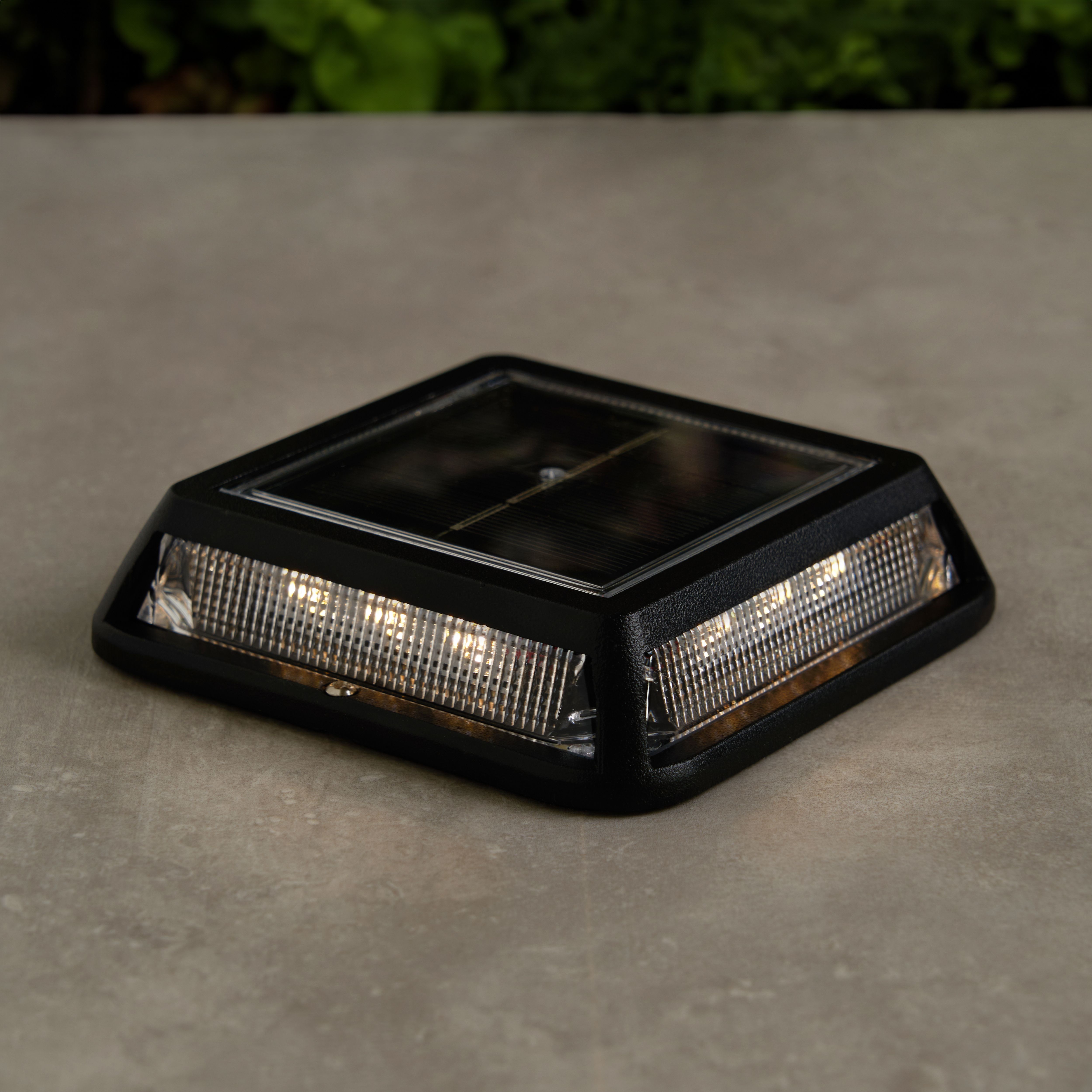 Vico Solar LED Post/Ground Light