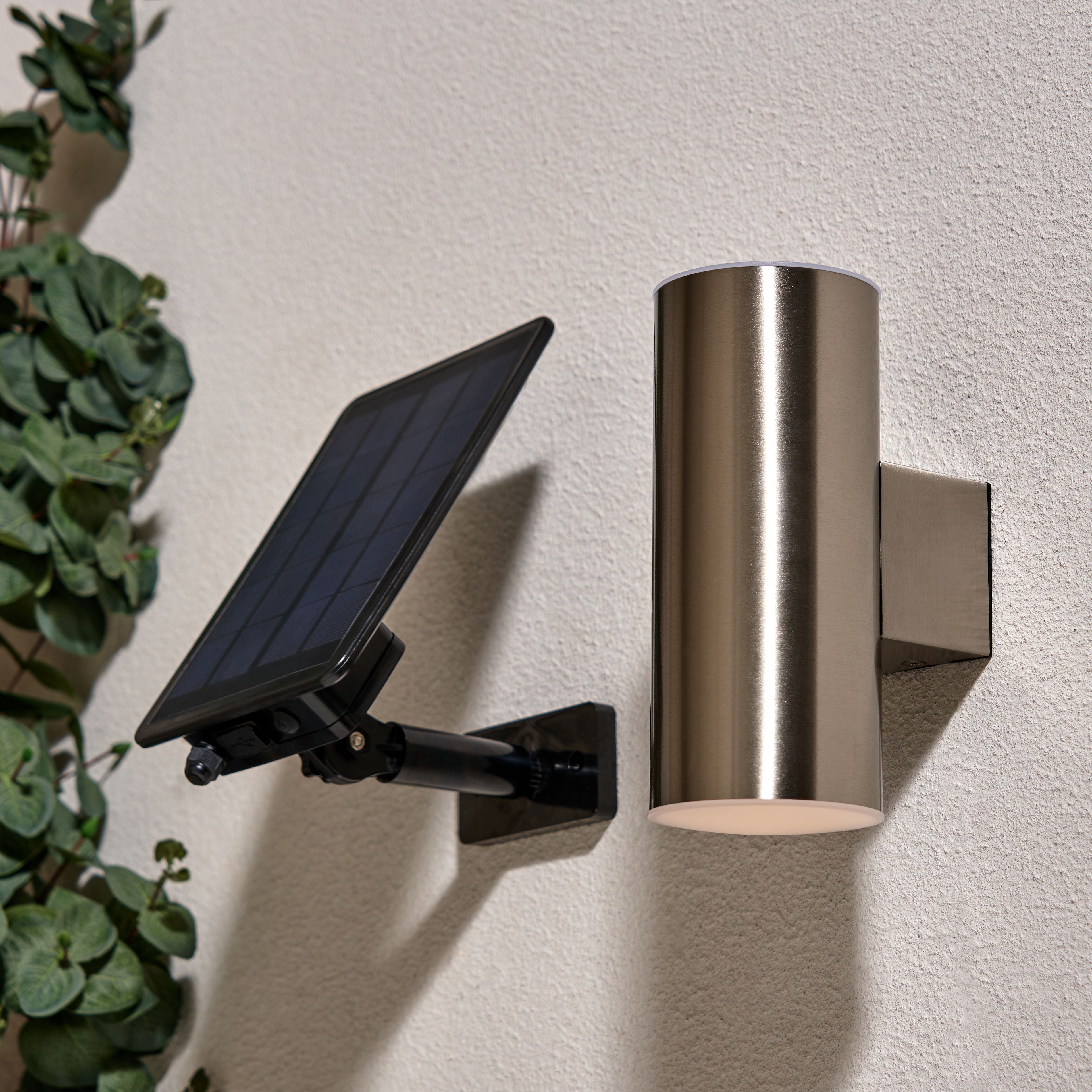 Aurin Solar LED Wall Light chrome