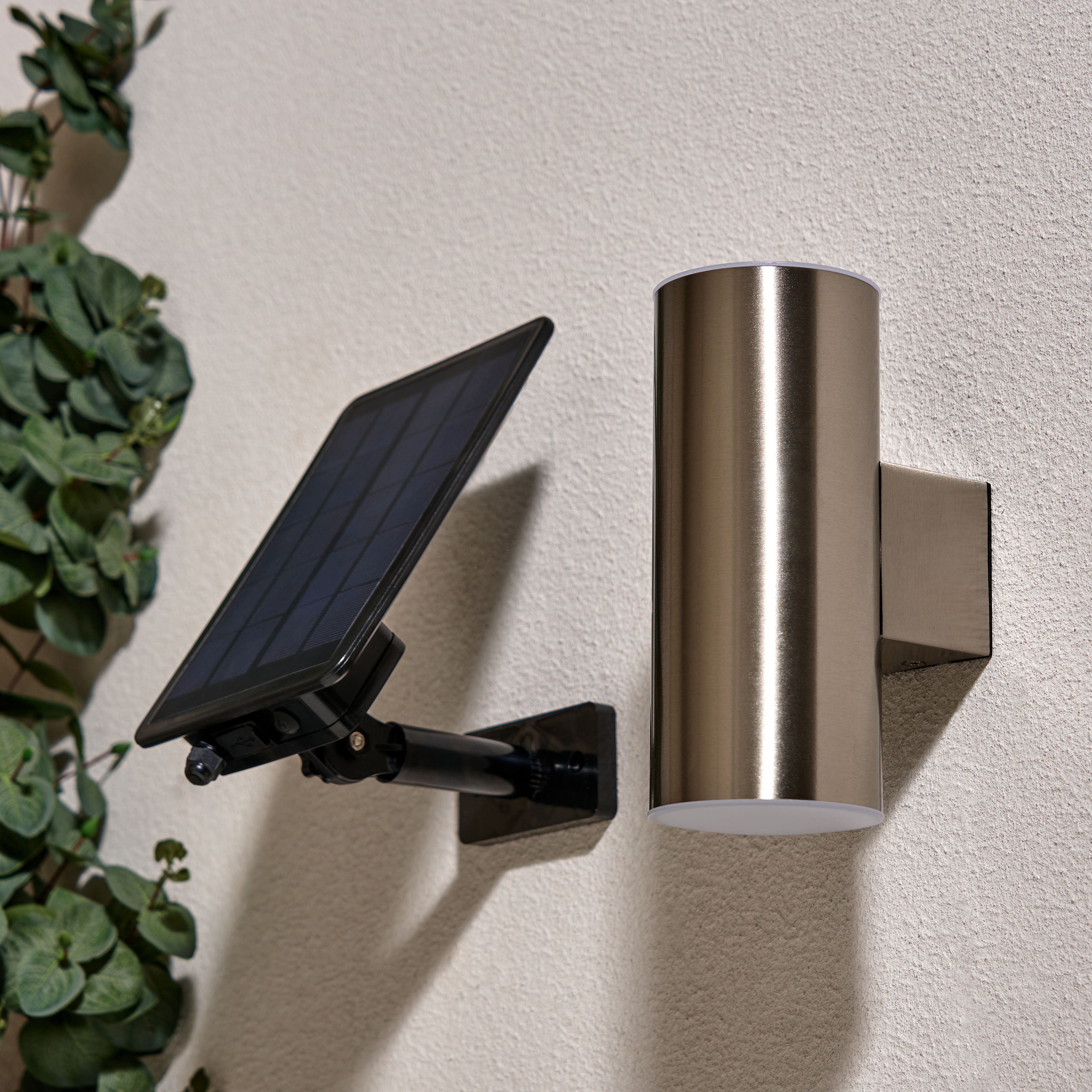 Aurin Solar LED Wall Light chrome