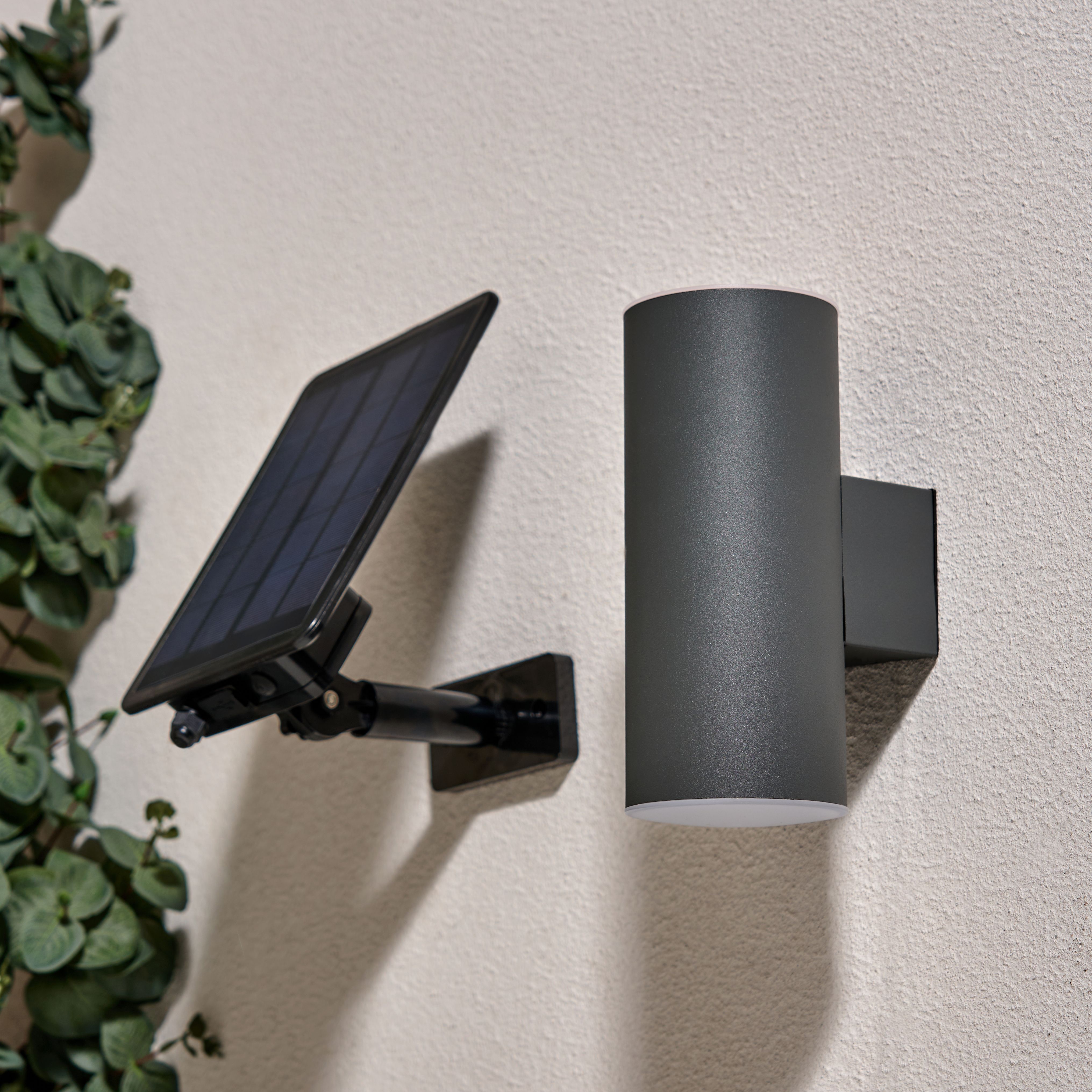 Aurin Solar LED Wall Light Black