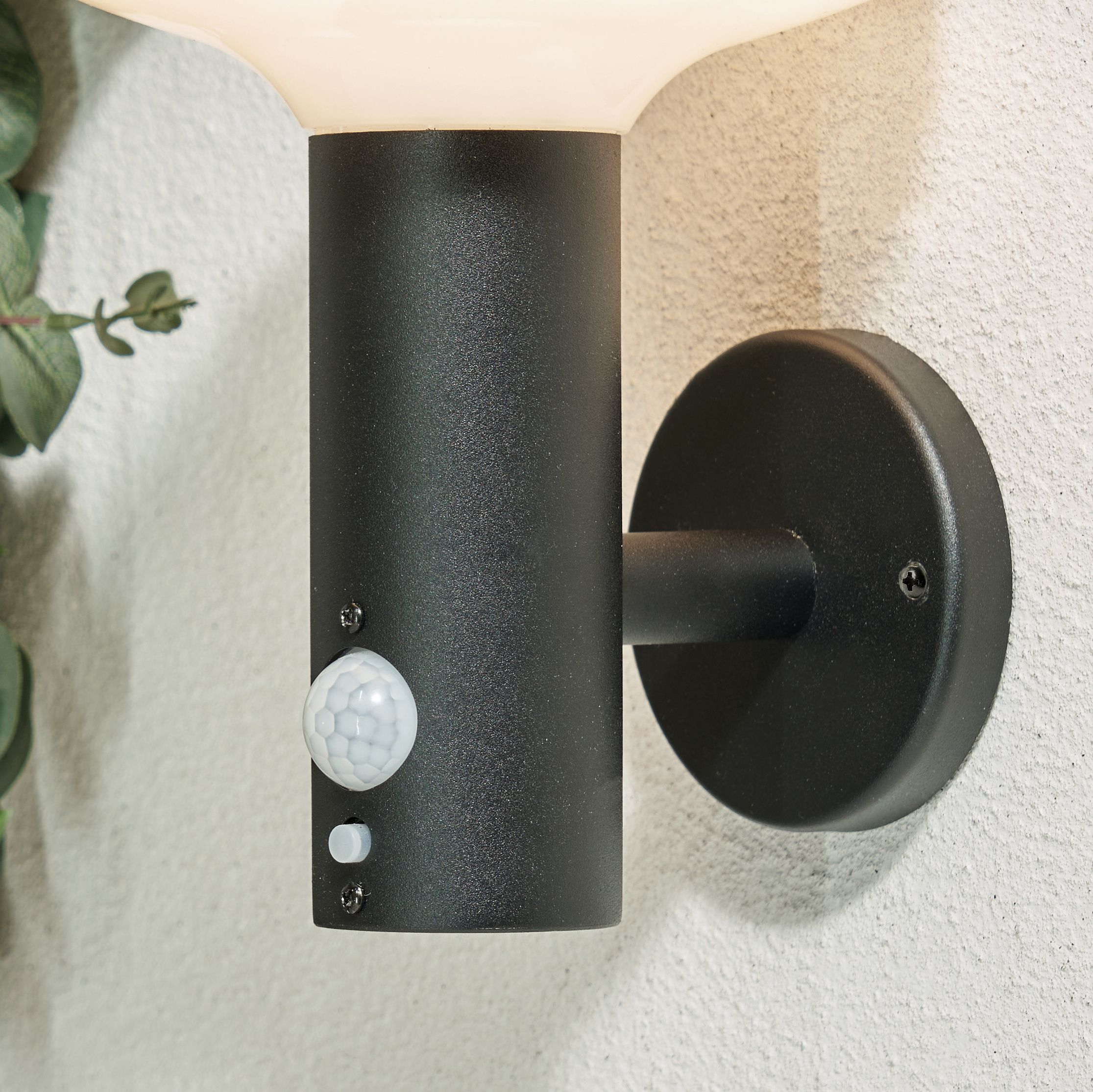 Pilato Solar LED Wall Light Black