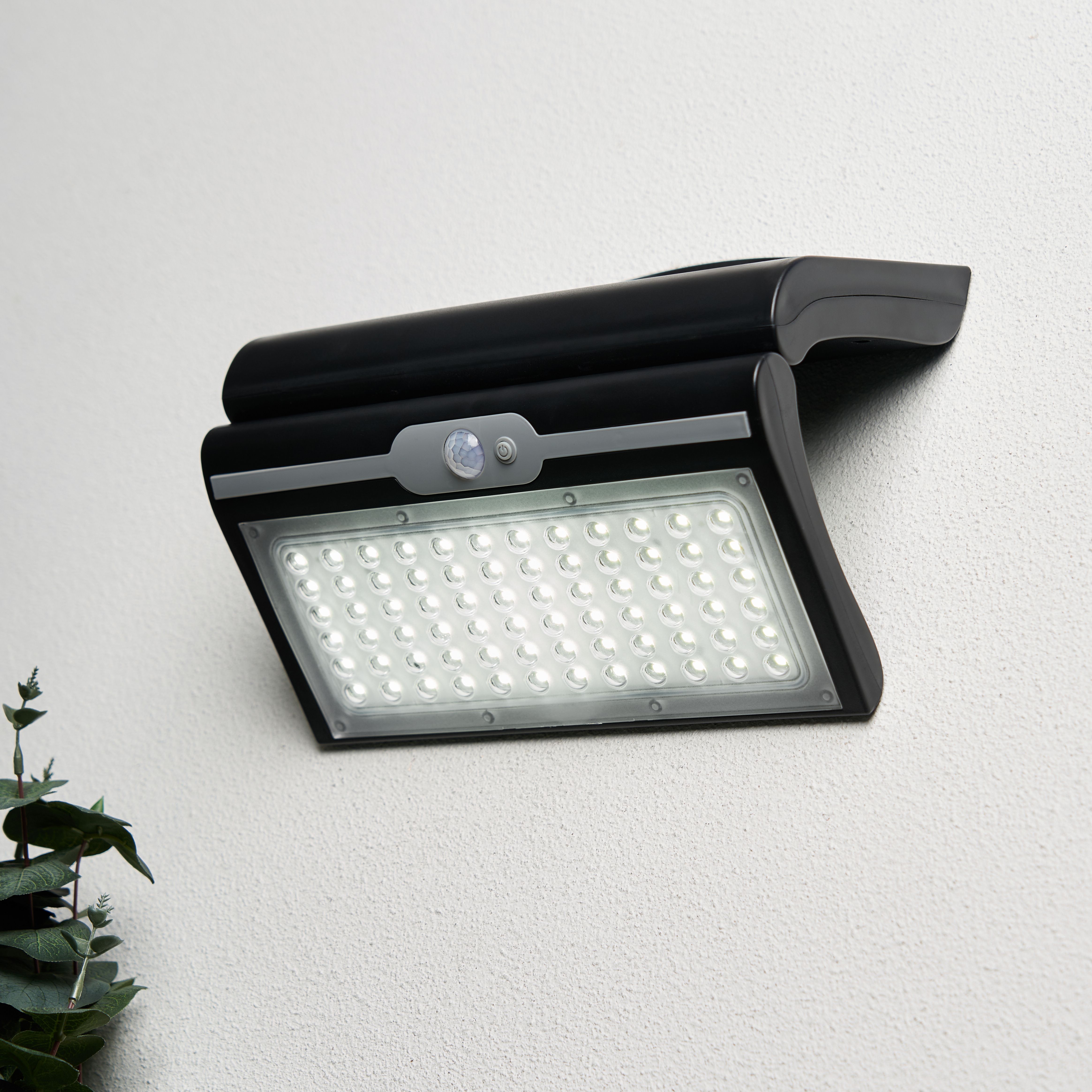 Filby Solar LED Wall Light