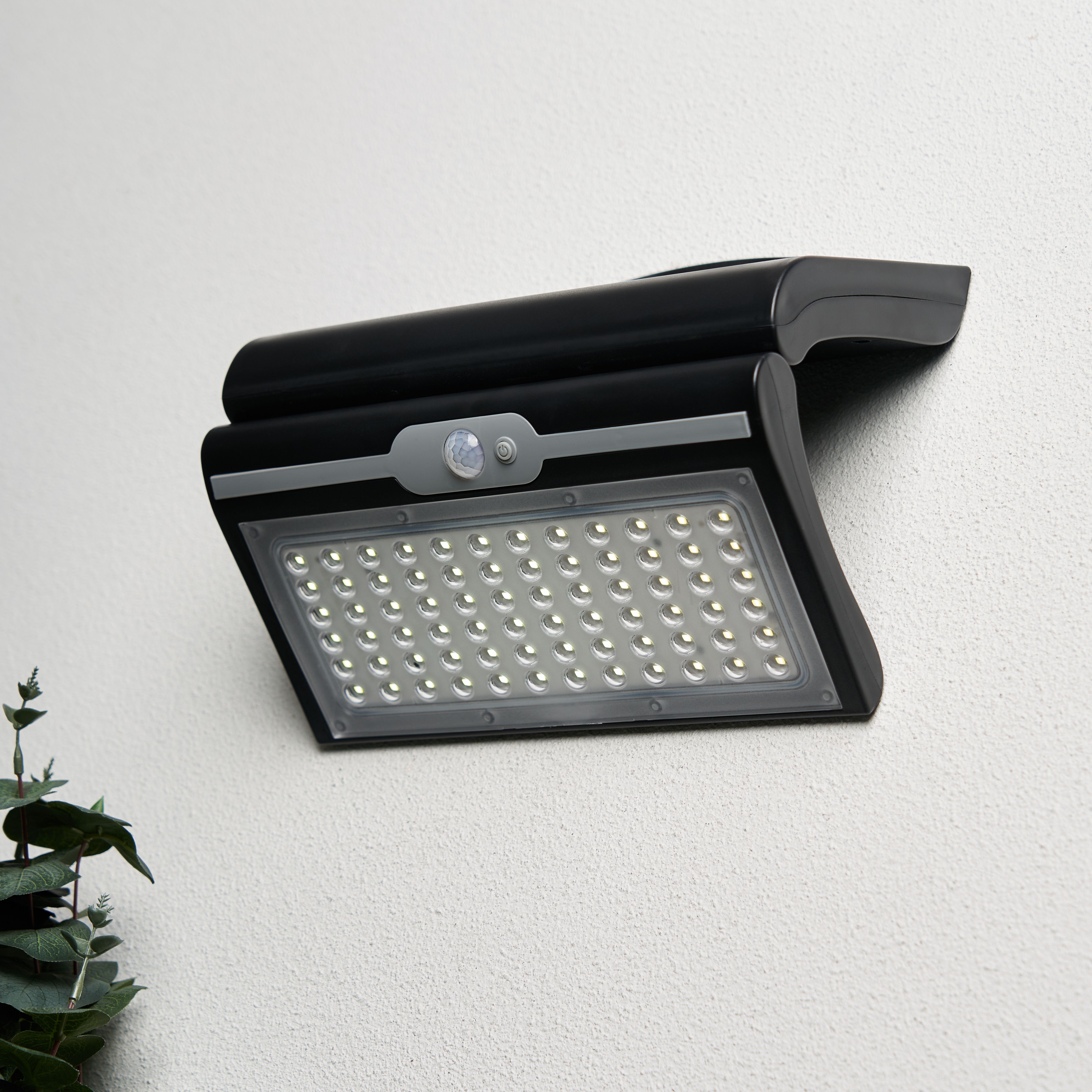 Filby Solar LED Wall Light