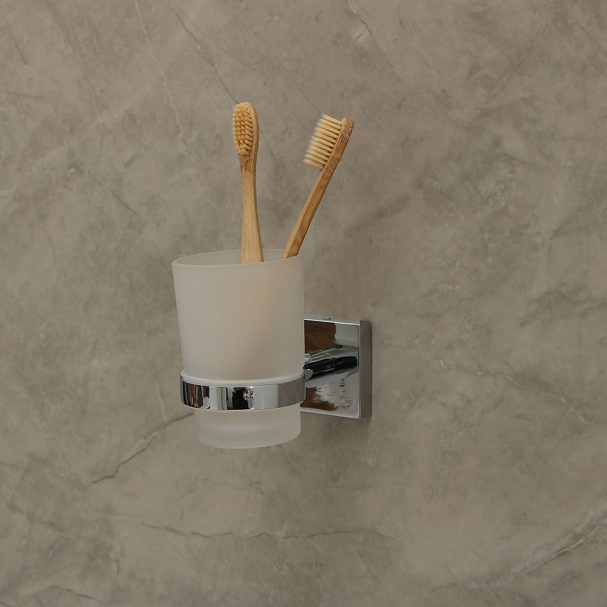 Lyon Glass Tumbler Holder chrome