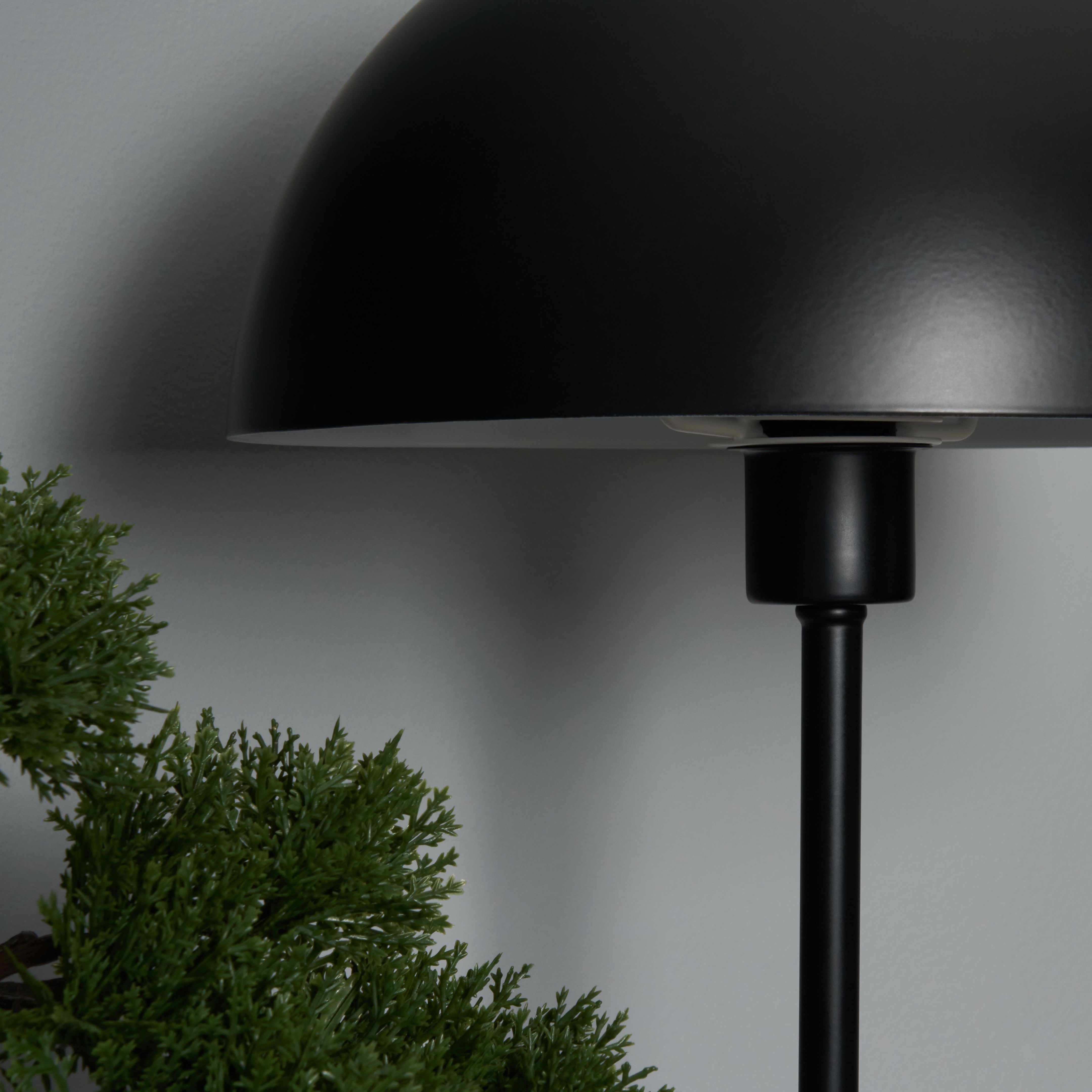 Landok Metal Table Lamp Matt  Black