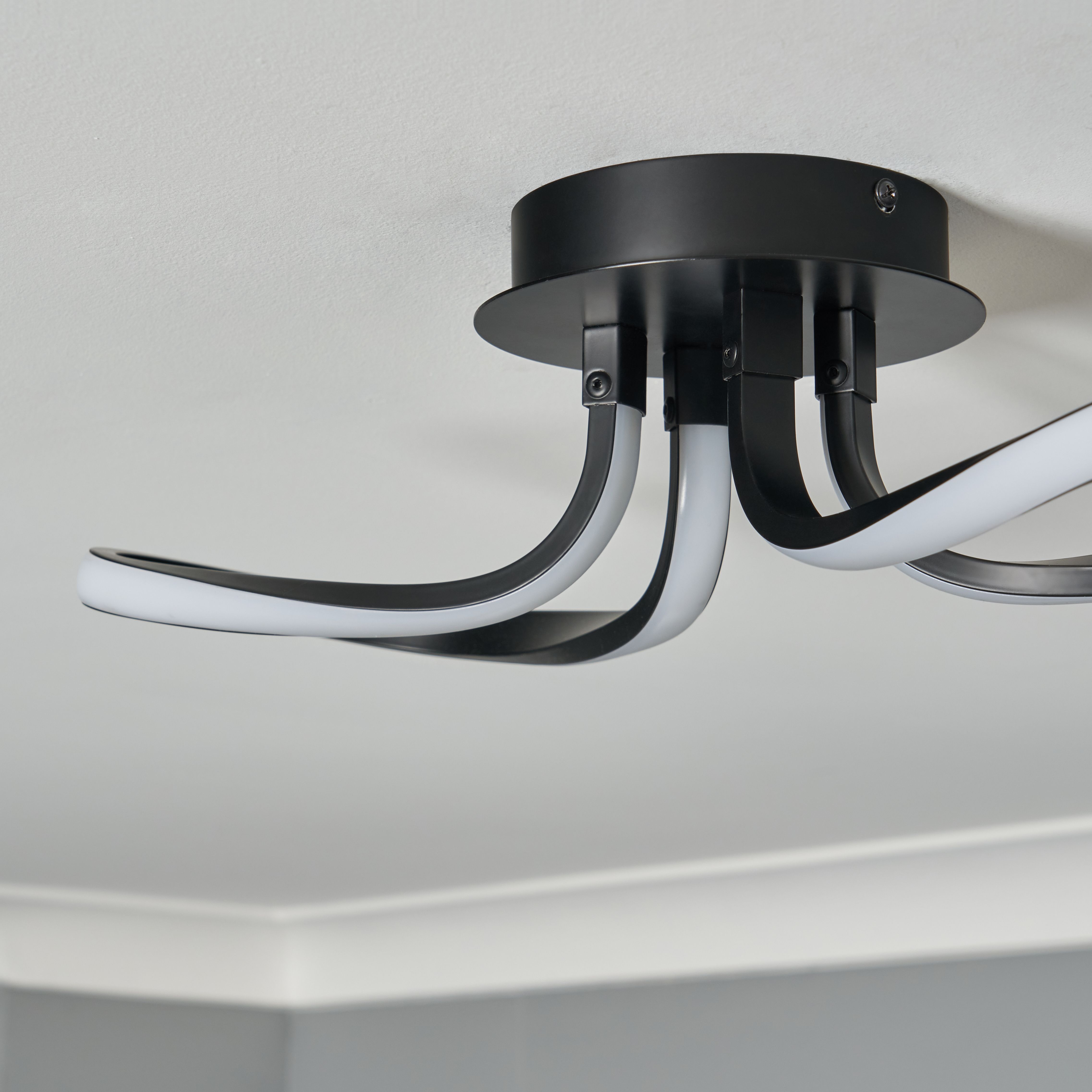 Loop LED Wall Lamp - Black