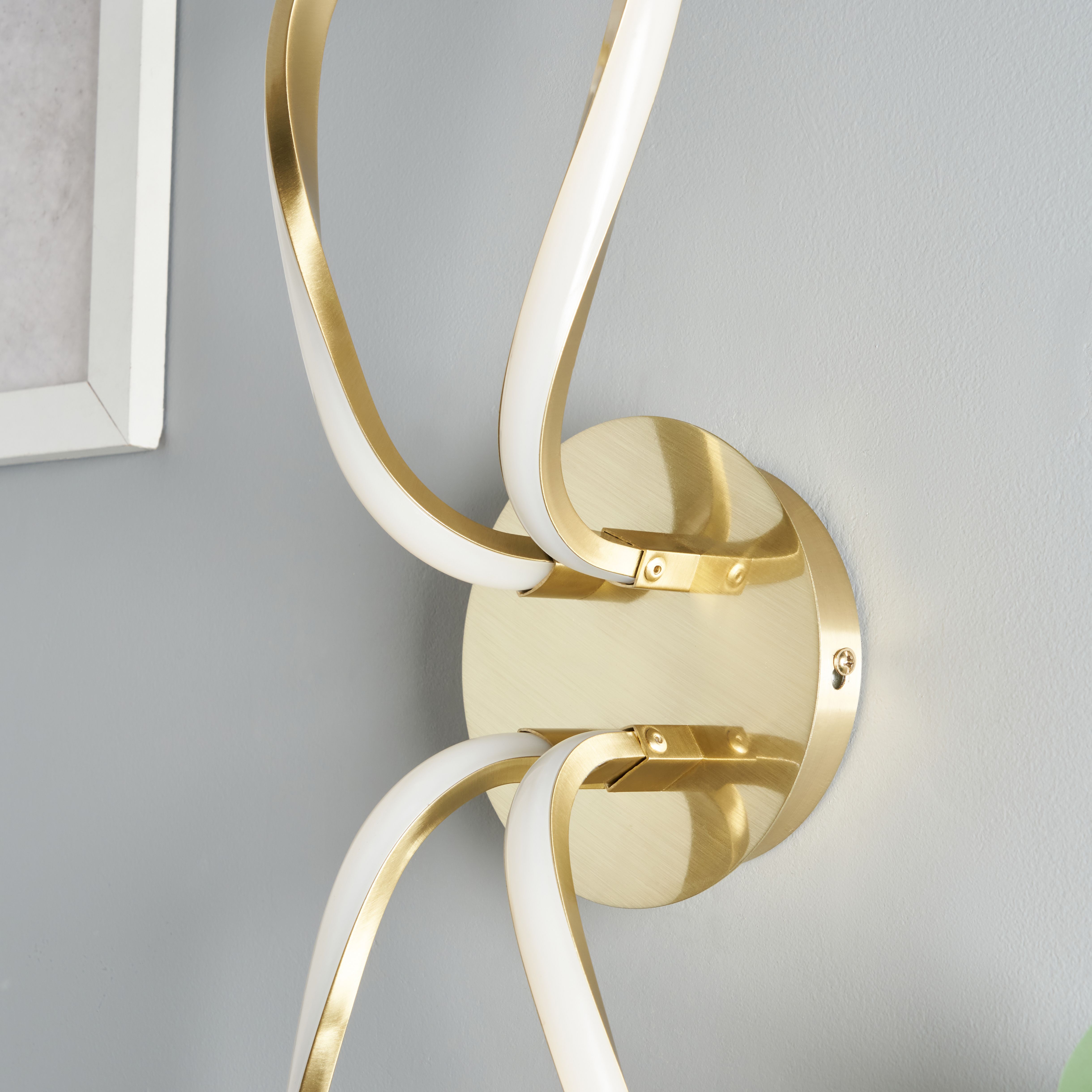 Loop LED Wall Lamp - Warm Brass