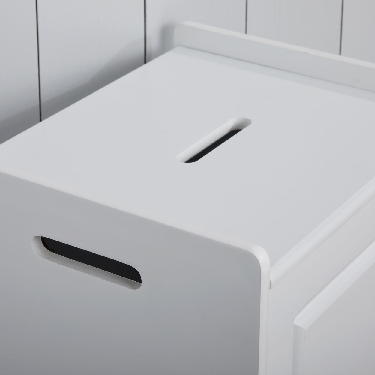 Chatsworth White Laundry Hamper