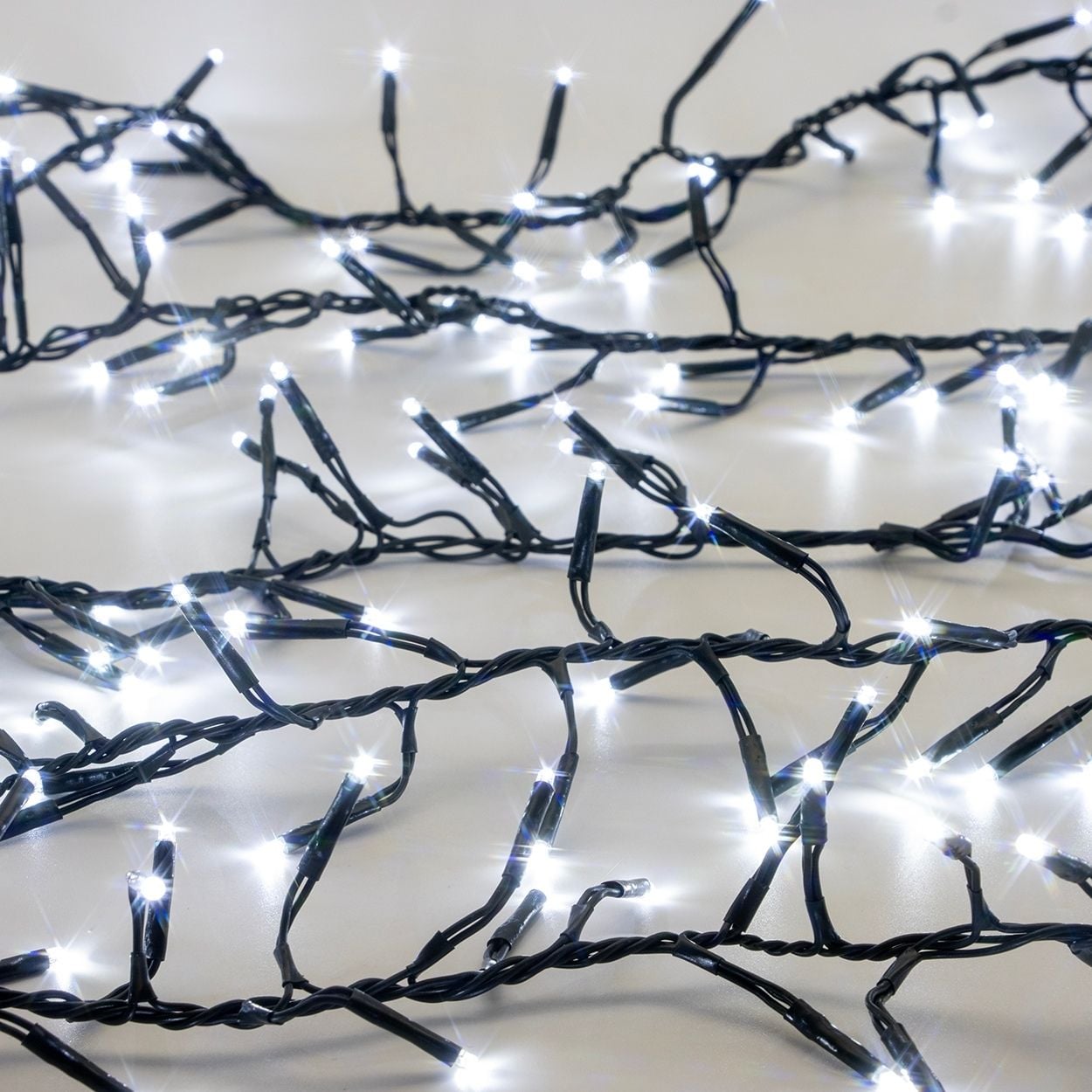 300 Led B/O Cluster Lights White