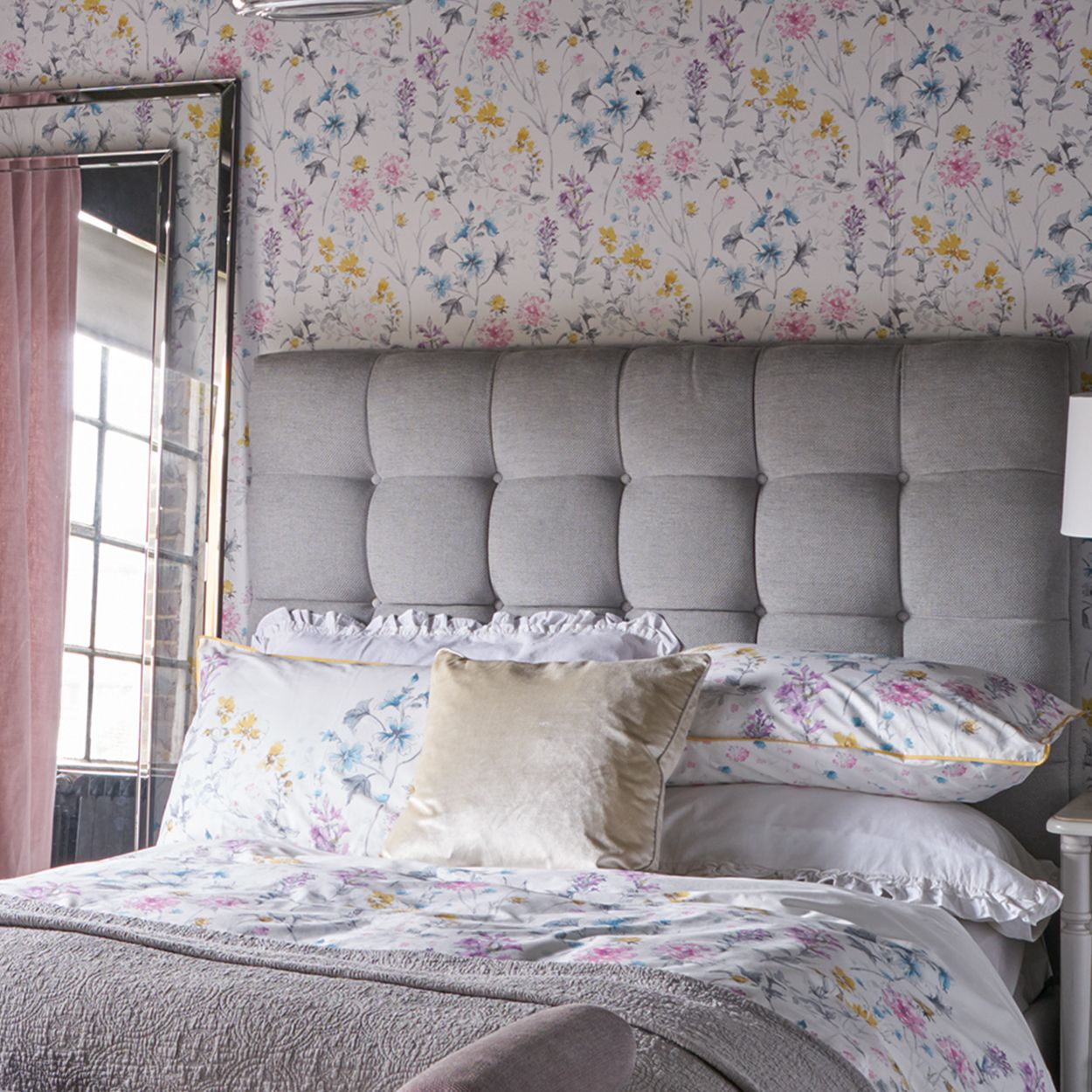 Laura Ashley Wild Meadow Wallpaper