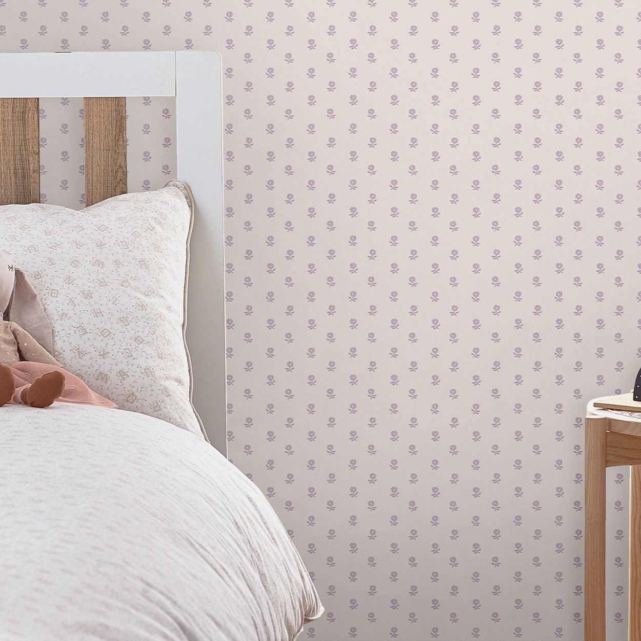 Laura Ashley Daisy Lavender Purple Wallpaper