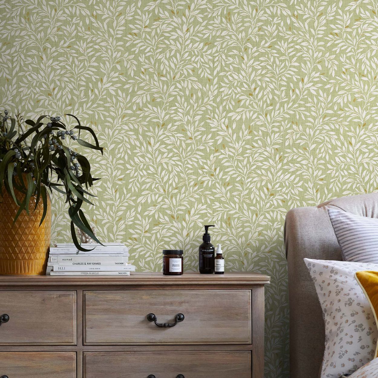 Next Ditsy Leaf Green Wallpaper