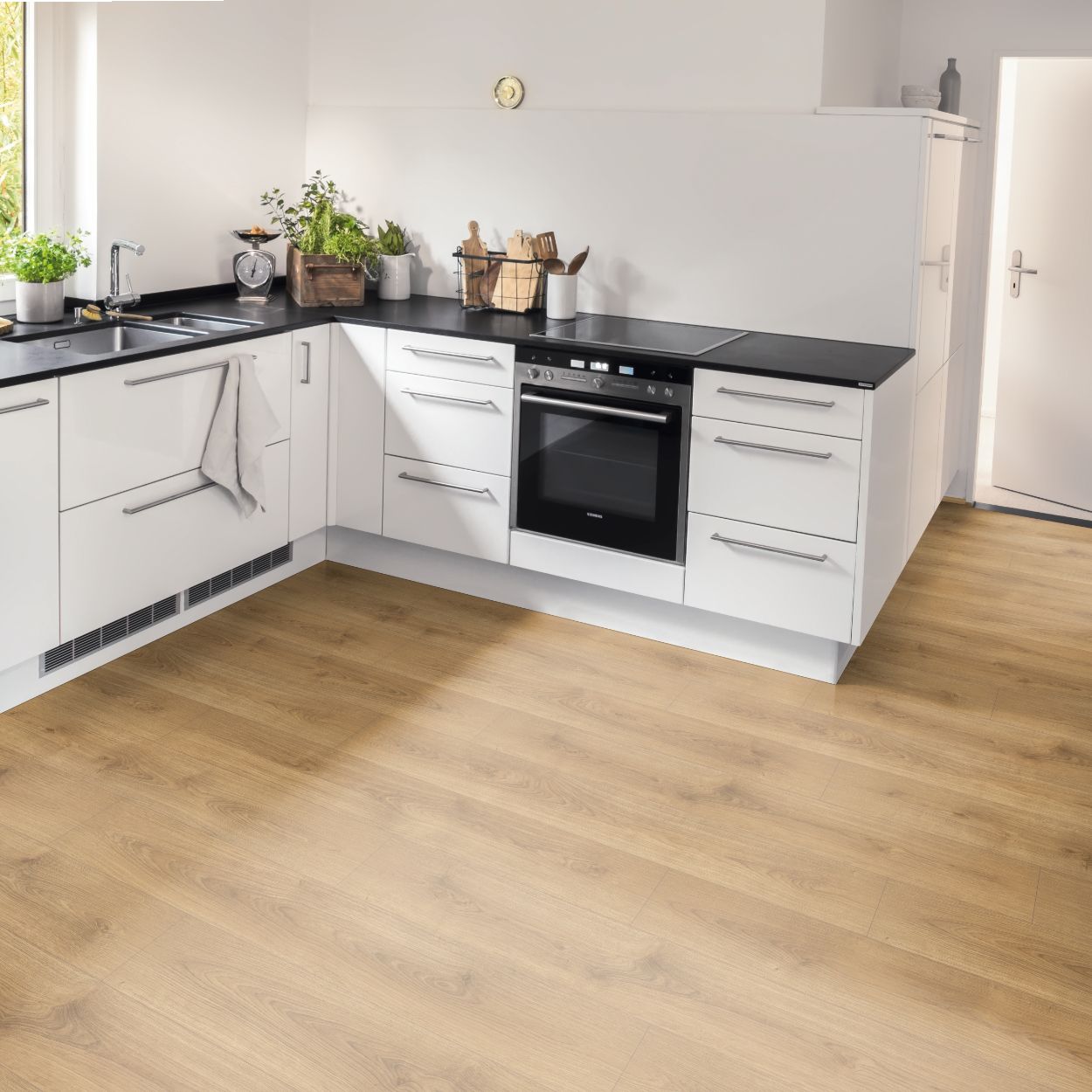 12mm Natural North Oak Laminate 1.5sqm