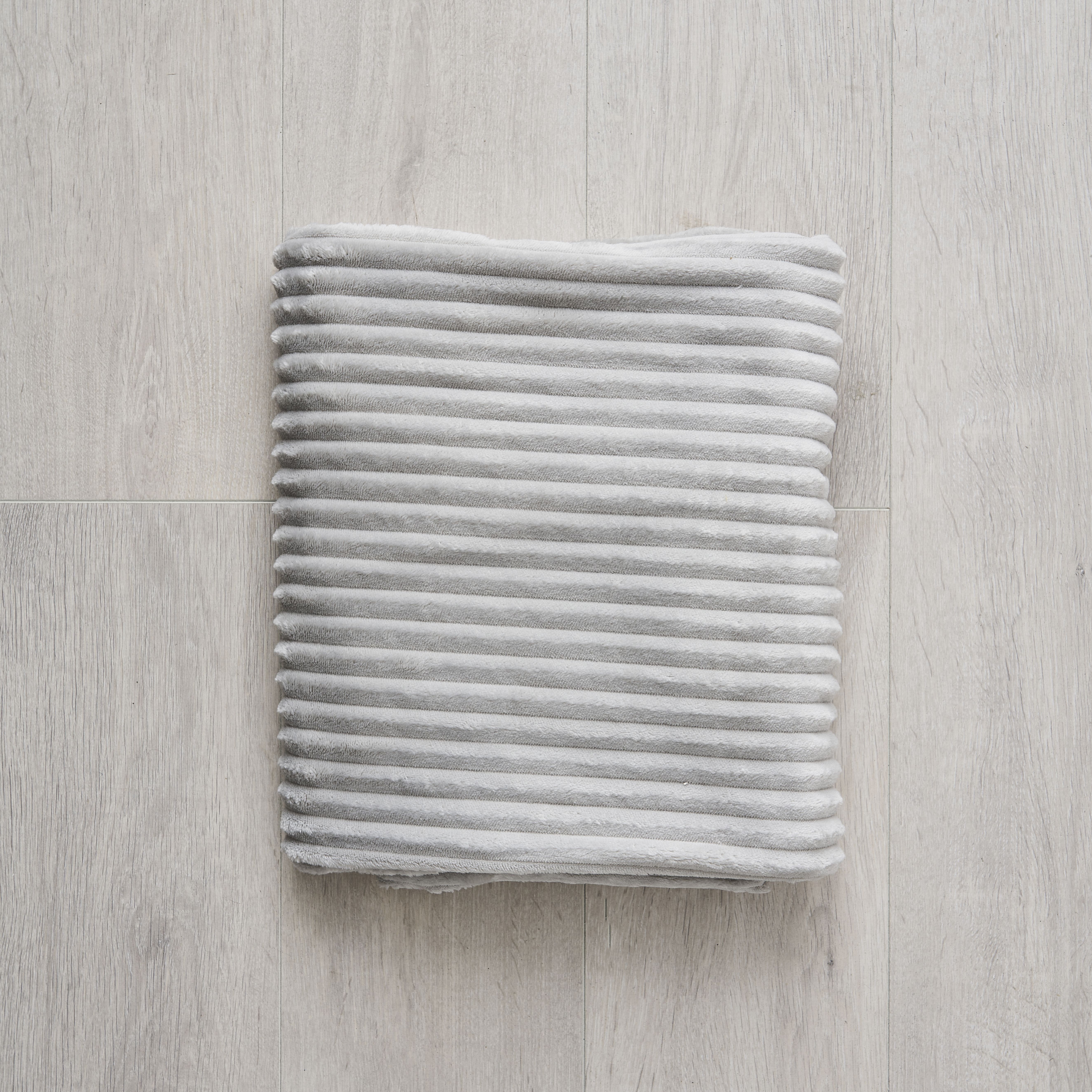 Ribbon Velour Throw - Silver