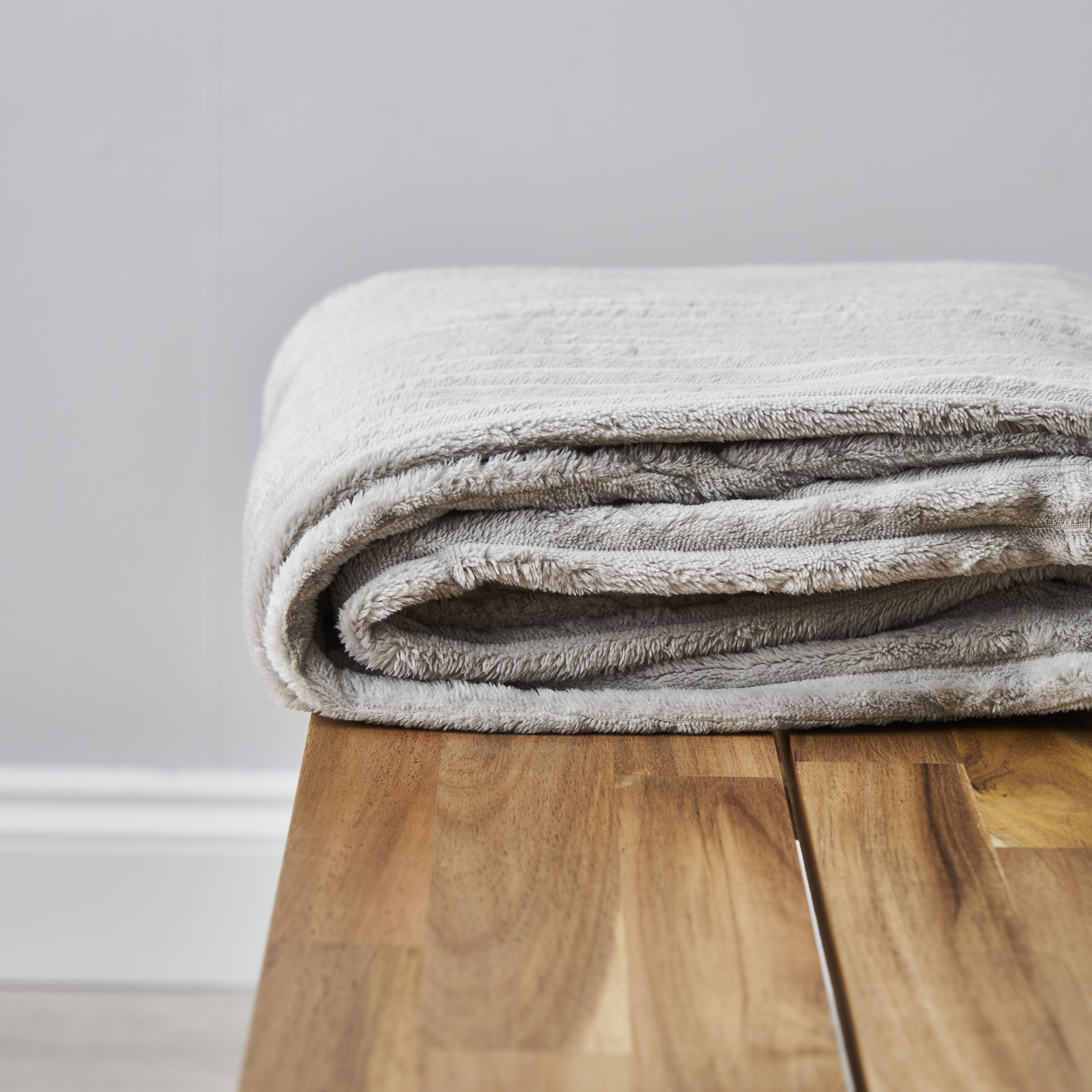 Ribbon Velour Throw - Silver