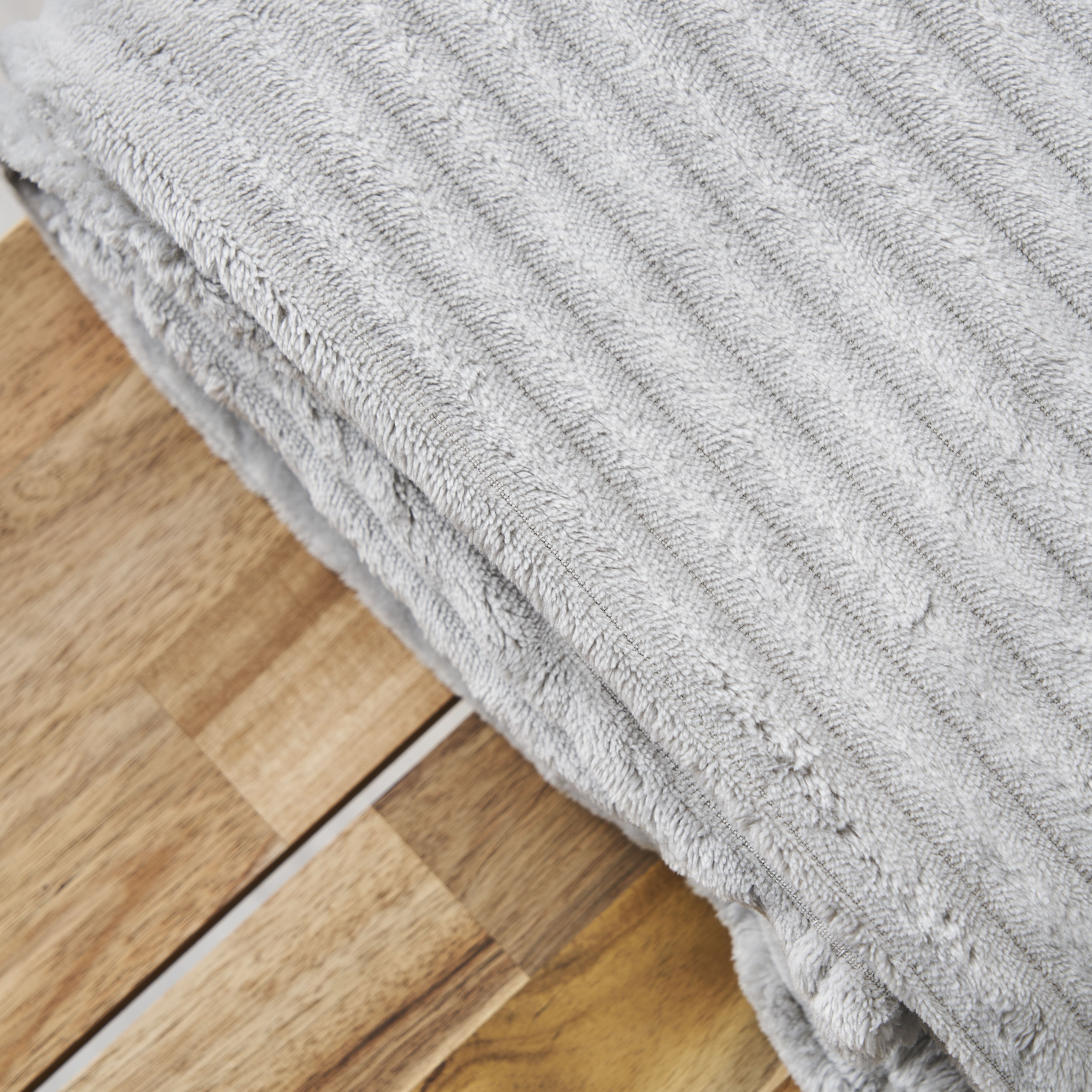 Ribbon Velour Throw - Silver