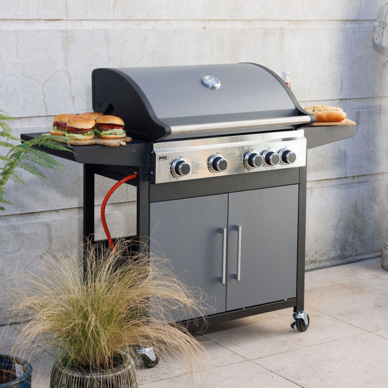 Omaha 4 Burner Gas BBQ with 1 Side Burner