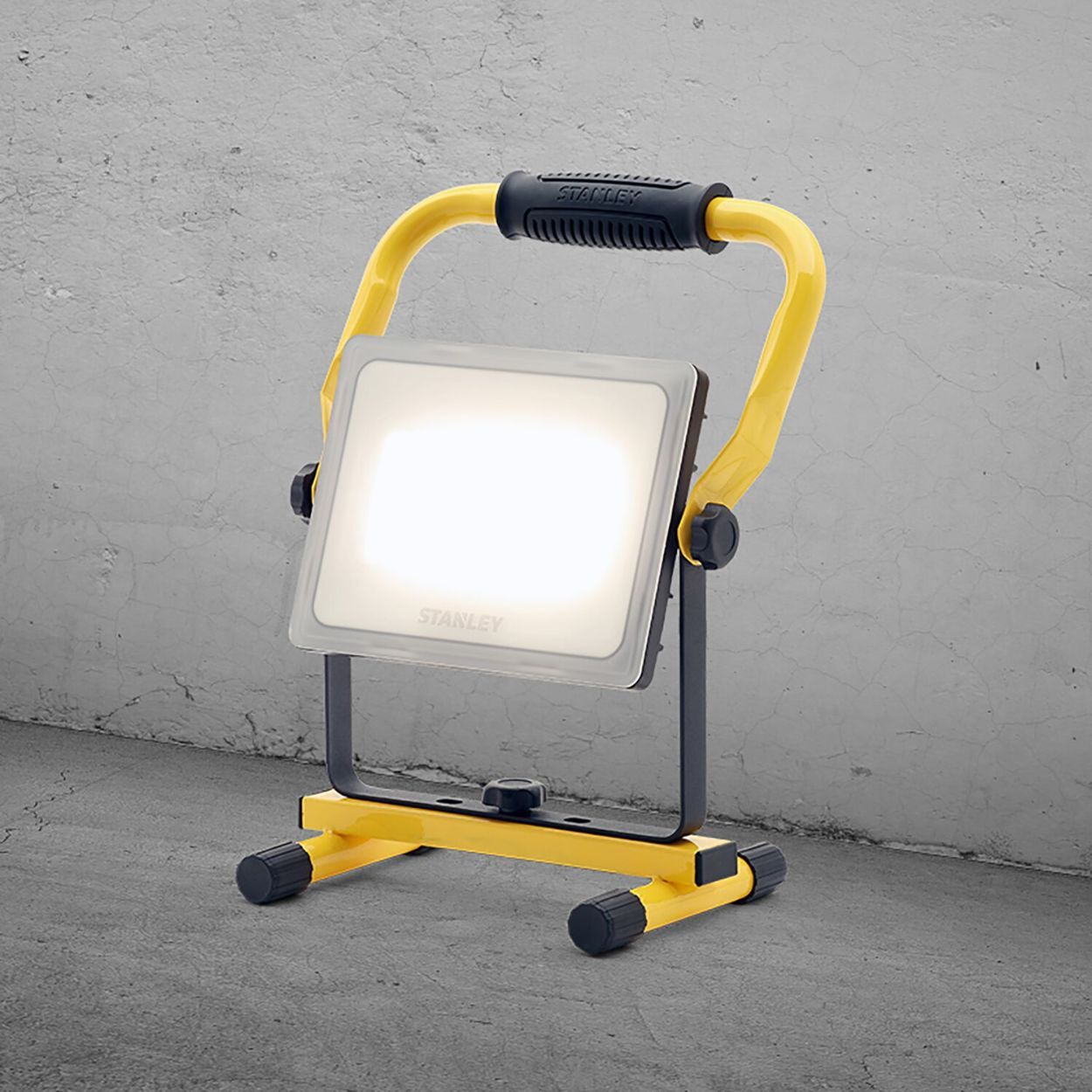 Stanley 4000 Lumen Mains Powerered Workight