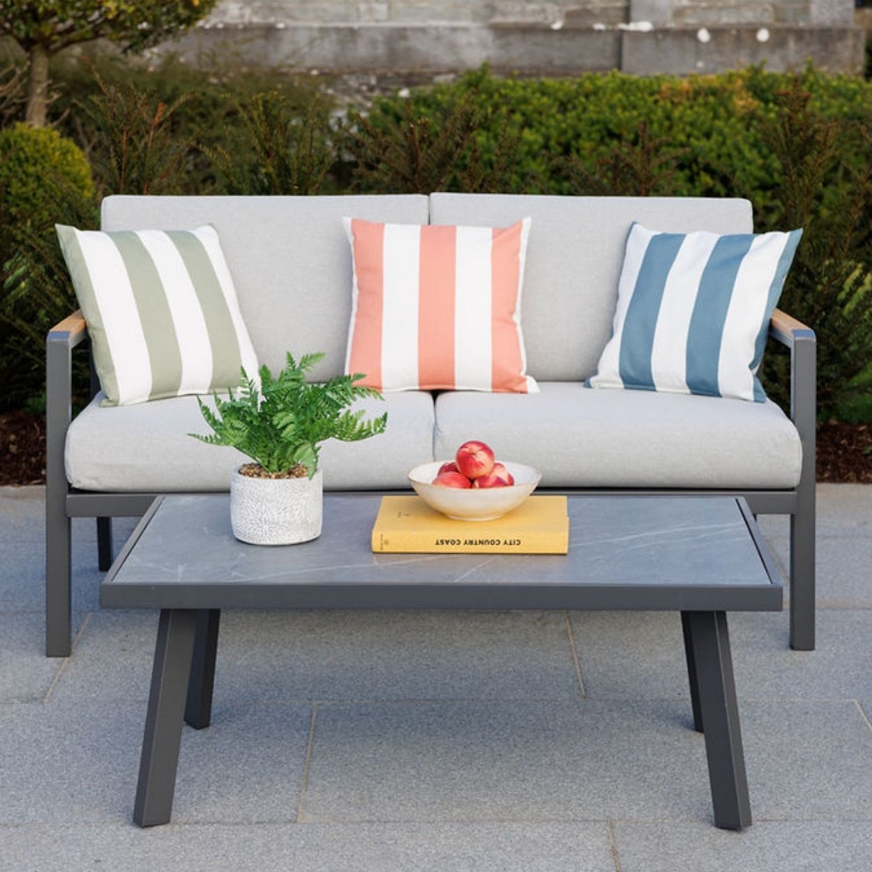 Serenity Lounge Garden Set