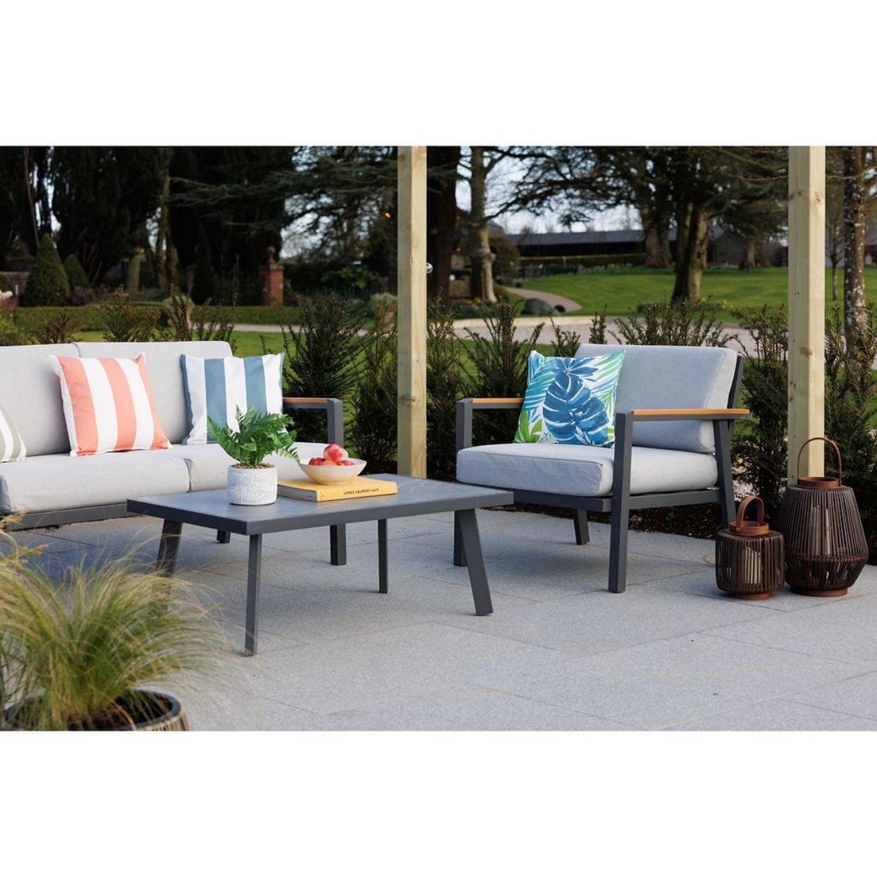 Serenity Lounge Garden Set
