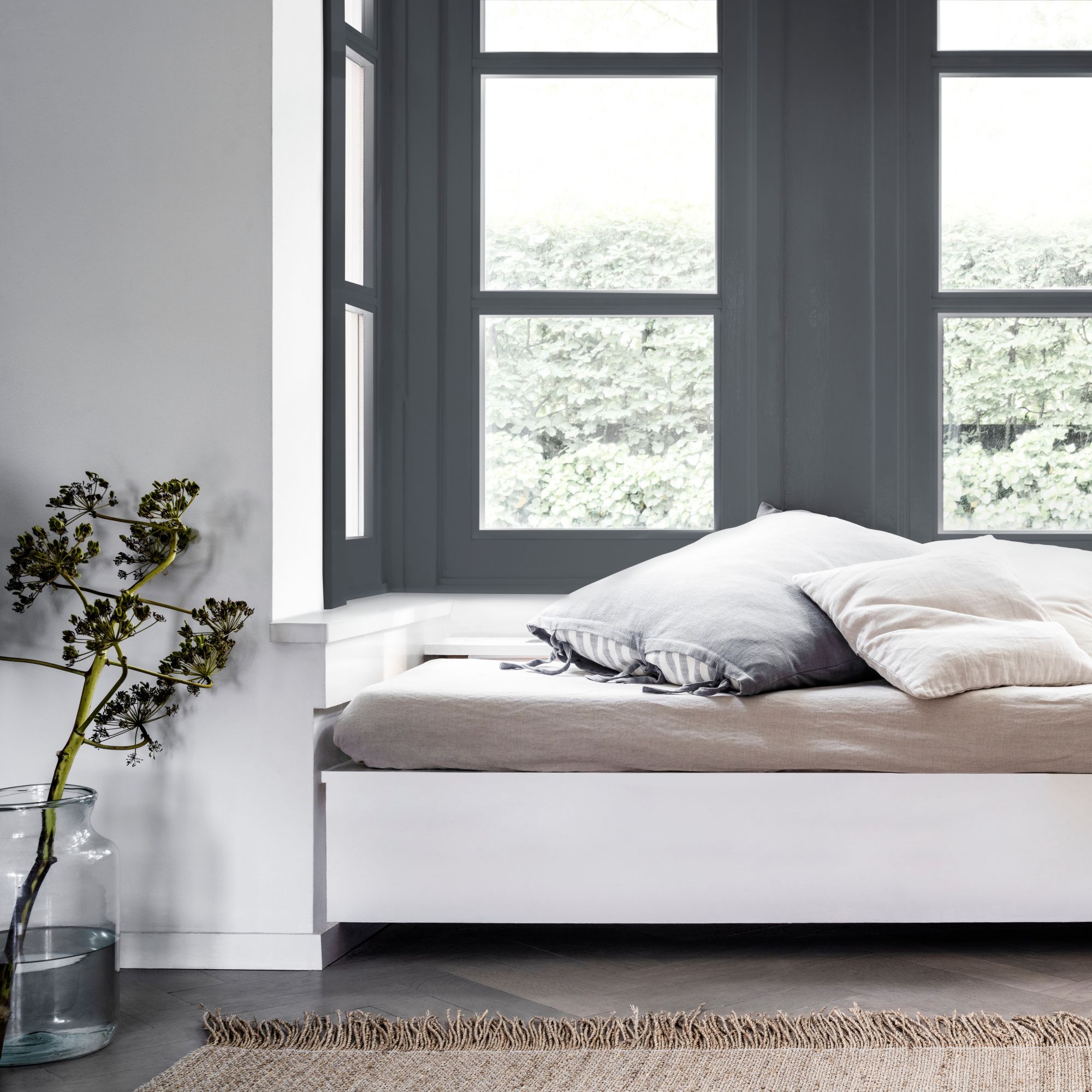 Dulux Aquamax Satinwood Suspense 750ml